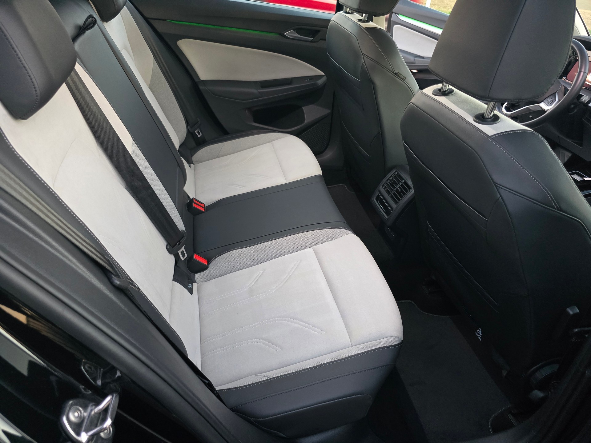 VW Golf 1.5 e TSI mHEV Style DSG-image-9