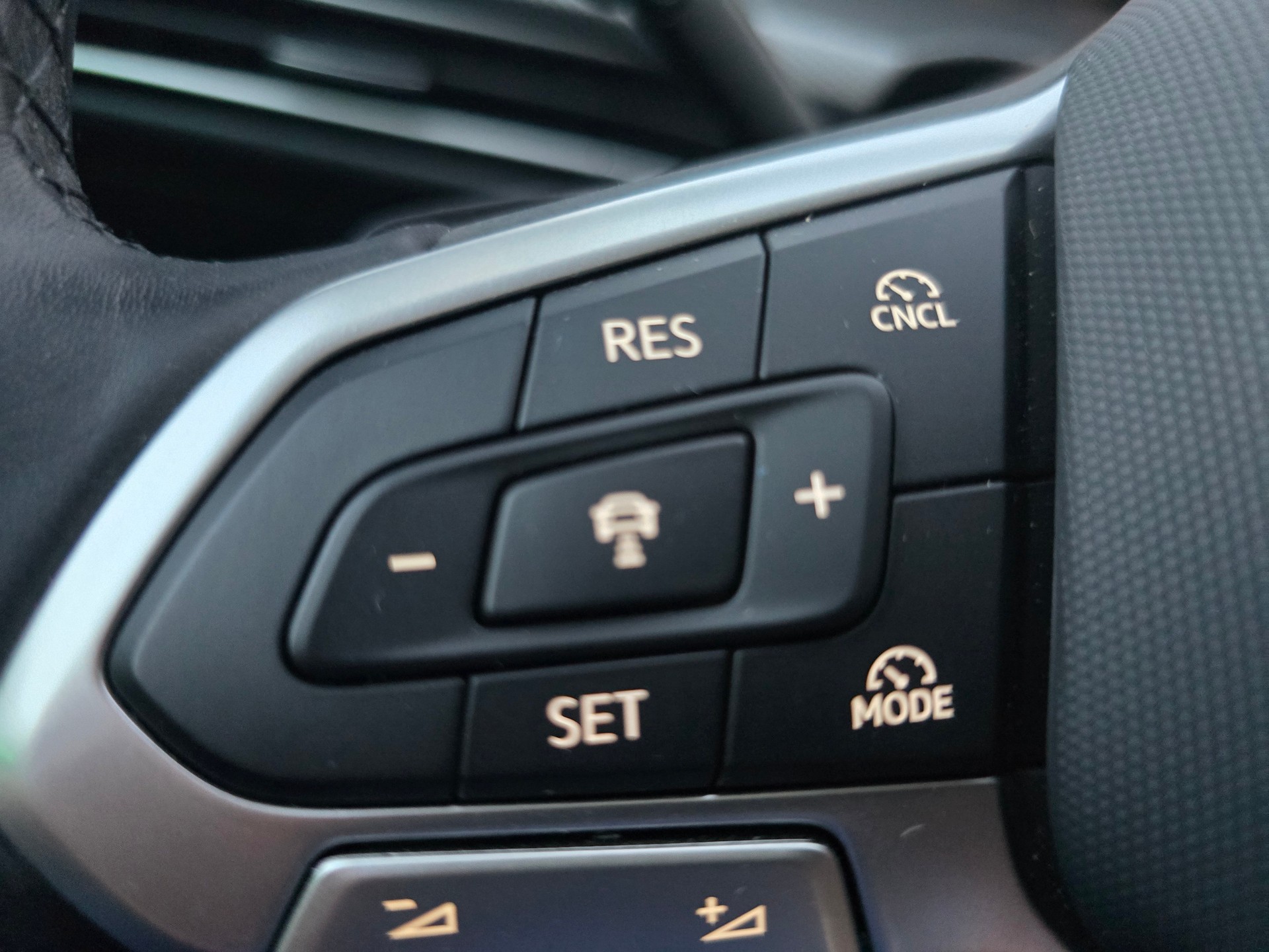 VW Golf 1.5 e TSI mHEV Style DSG-image-14