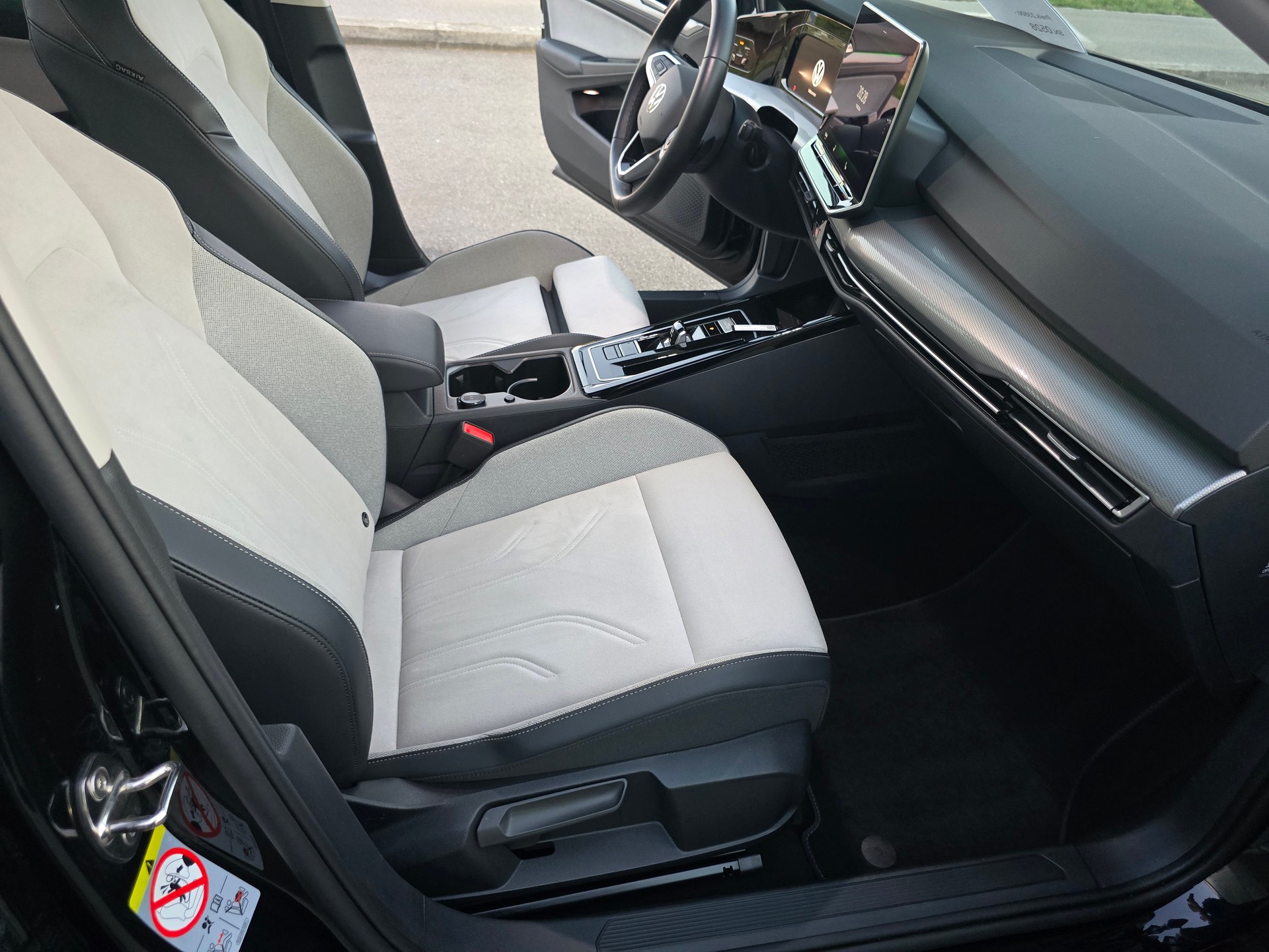 VW Golf 1.5 e TSI mHEV Style DSG-image-10