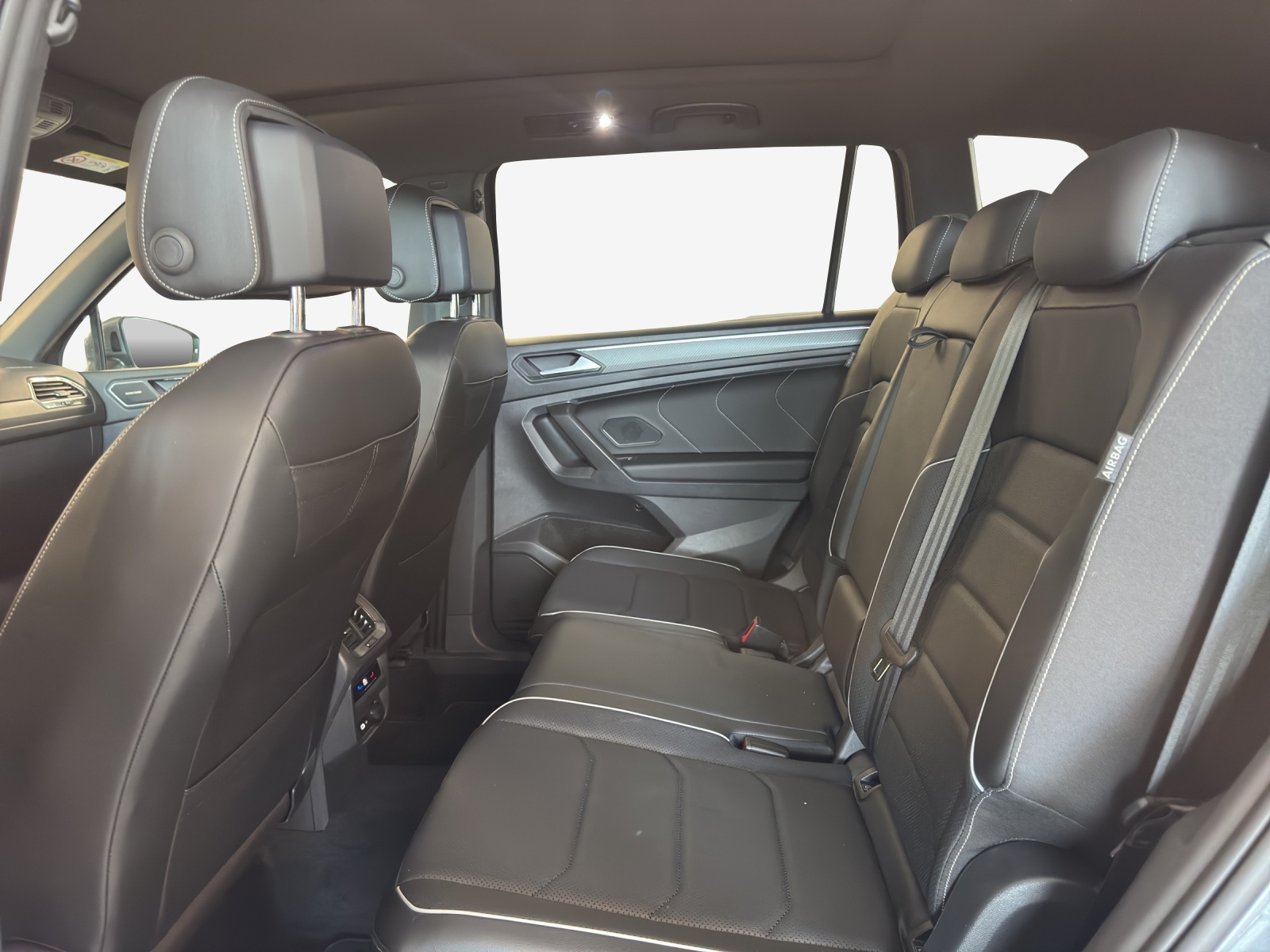 VW Tiguan Allspace 2.0TSI R-Line 4Motion DSG-image-11