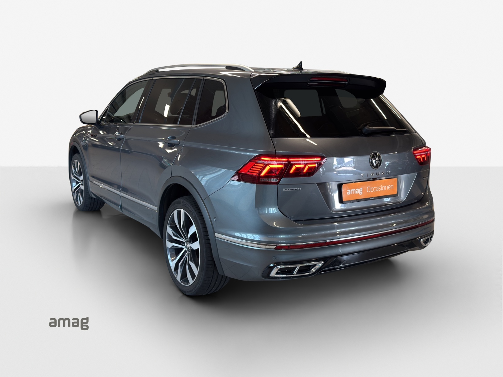 VW Tiguan Allspace 2.0TSI R-Line 4Motion DSG-image-2