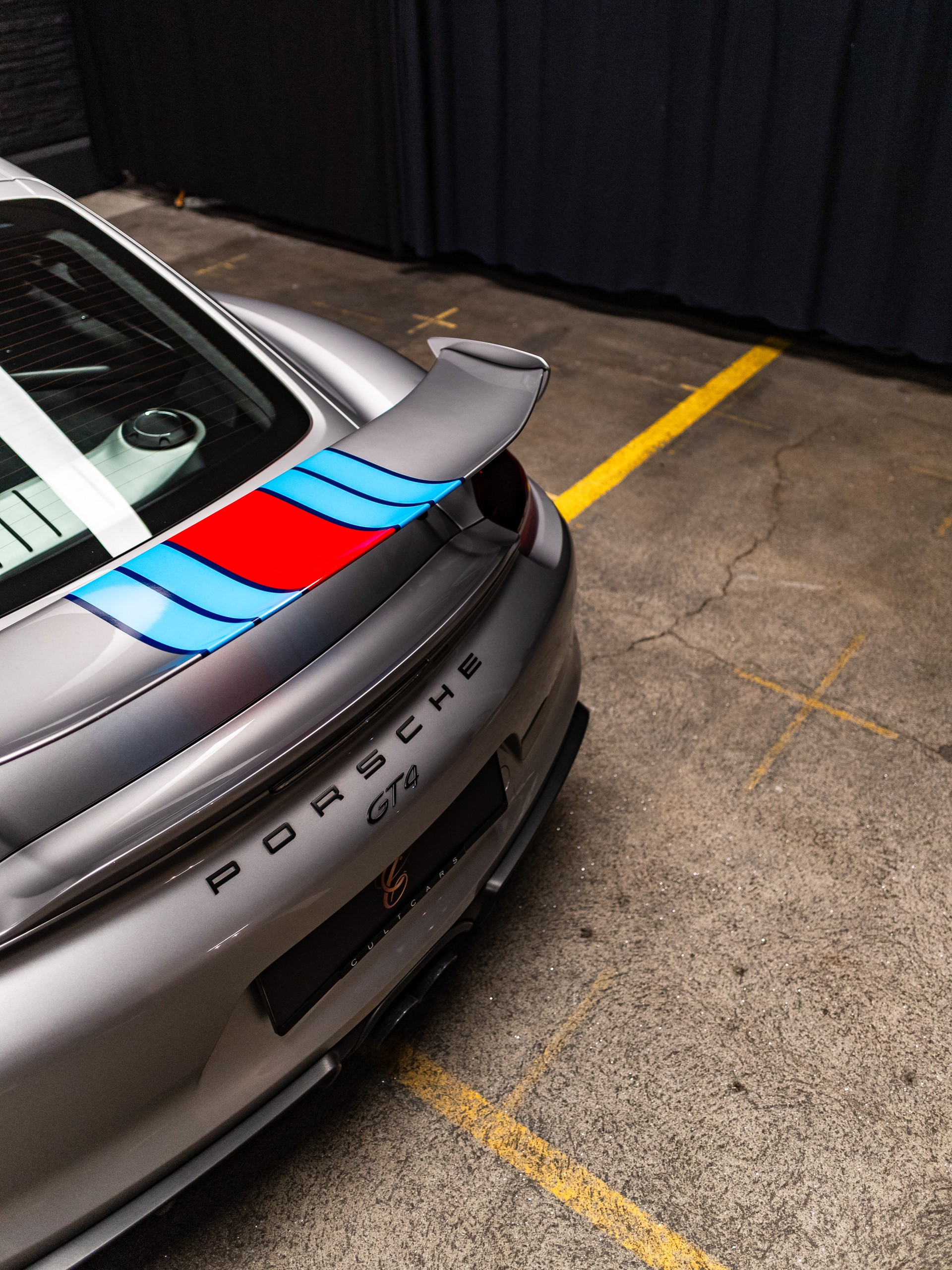 PORSCHE Cayman GT4-image-24