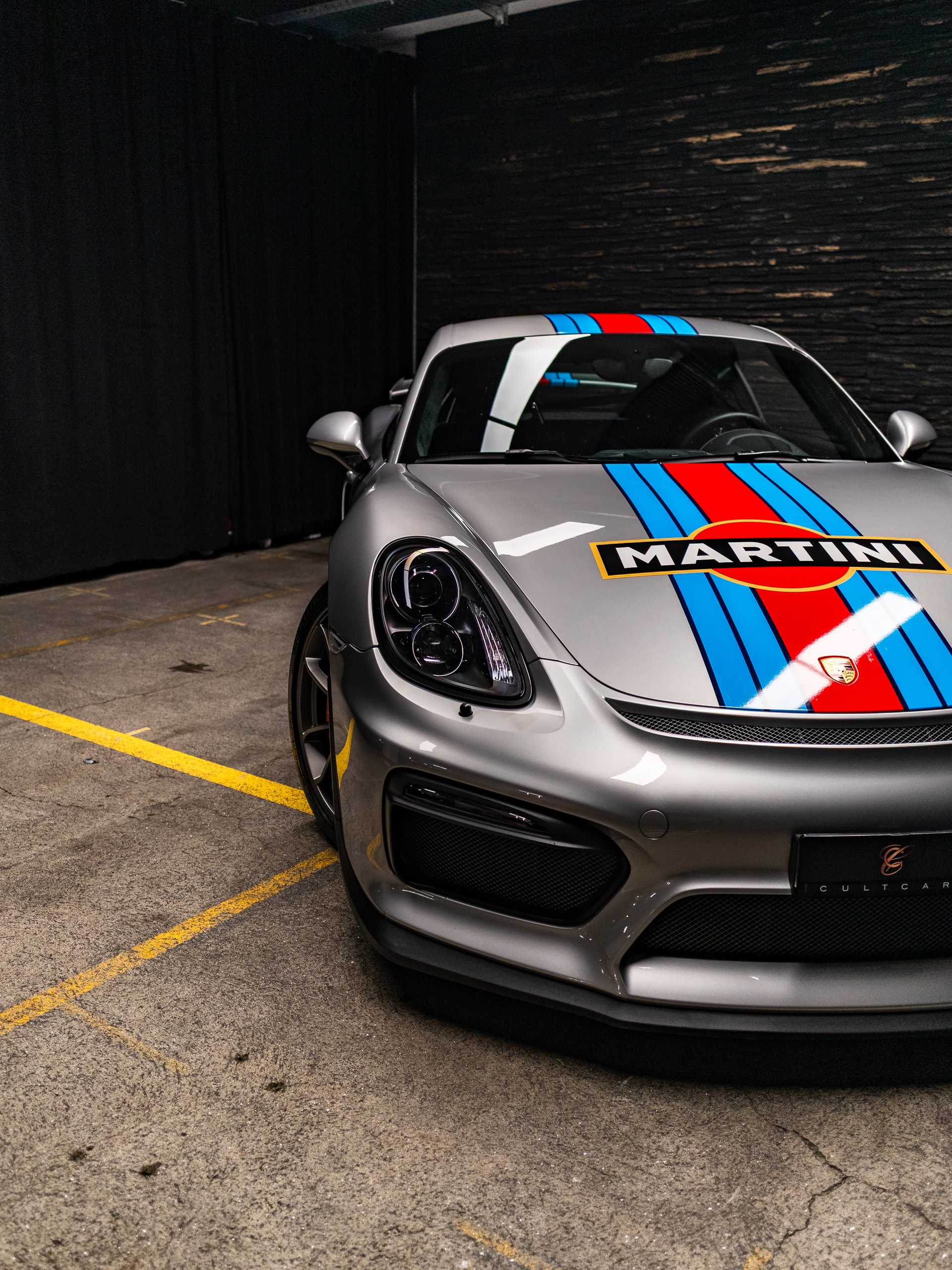 PORSCHE Cayman GT4-image-11