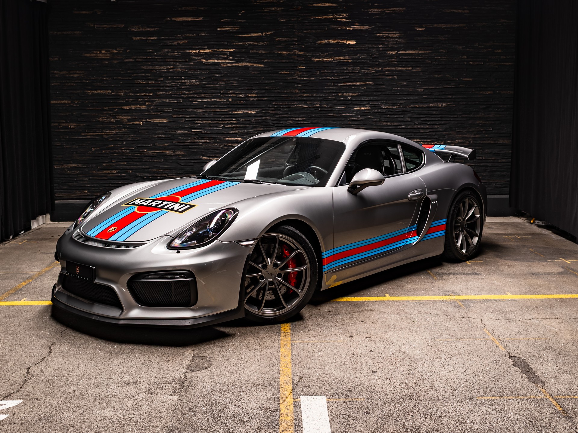 PORSCHE Cayman GT4-image-31