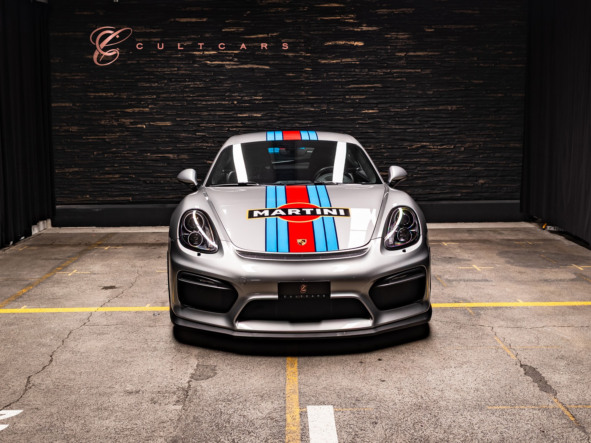 PORSCHE Cayman GT4-showroom-element-2
