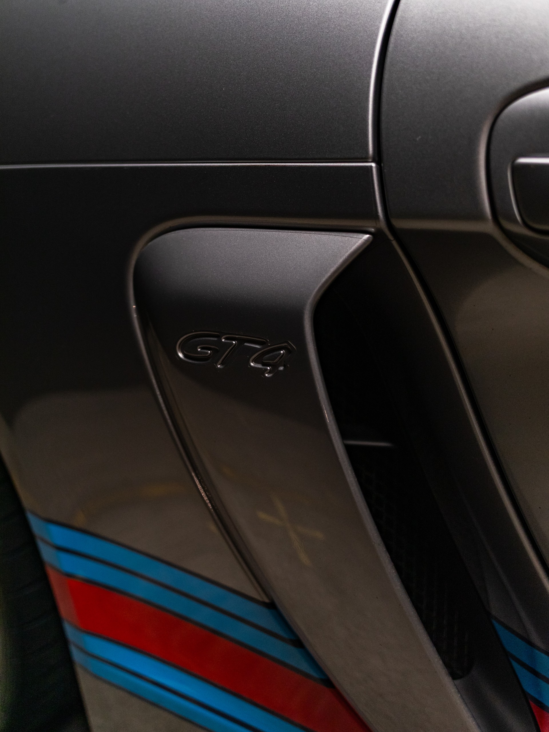 PORSCHE Cayman GT4-image-27