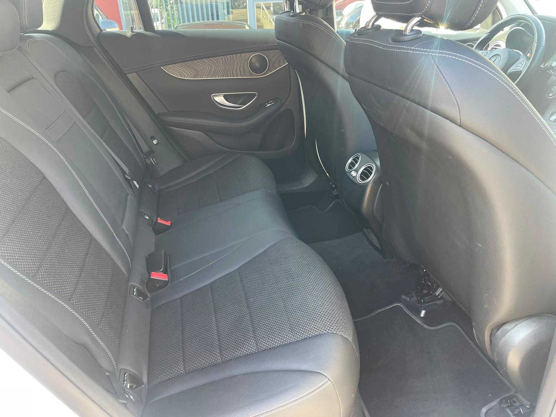 MERCEDES-BENZ GLC 250 d Exclusive 4Matic 9G-Tronic-image-9