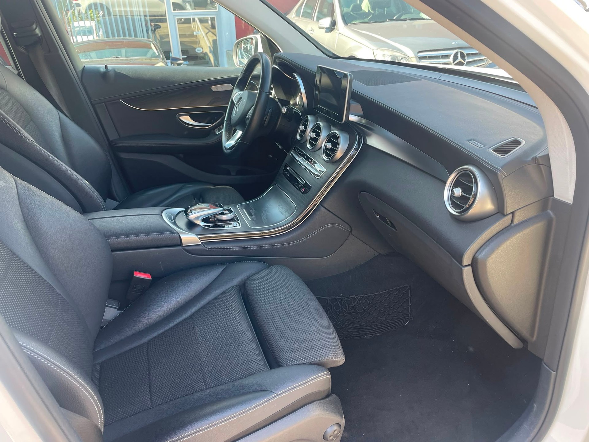MERCEDES-BENZ GLC 250 d Exclusive 4Matic 9G-Tronic-image-6