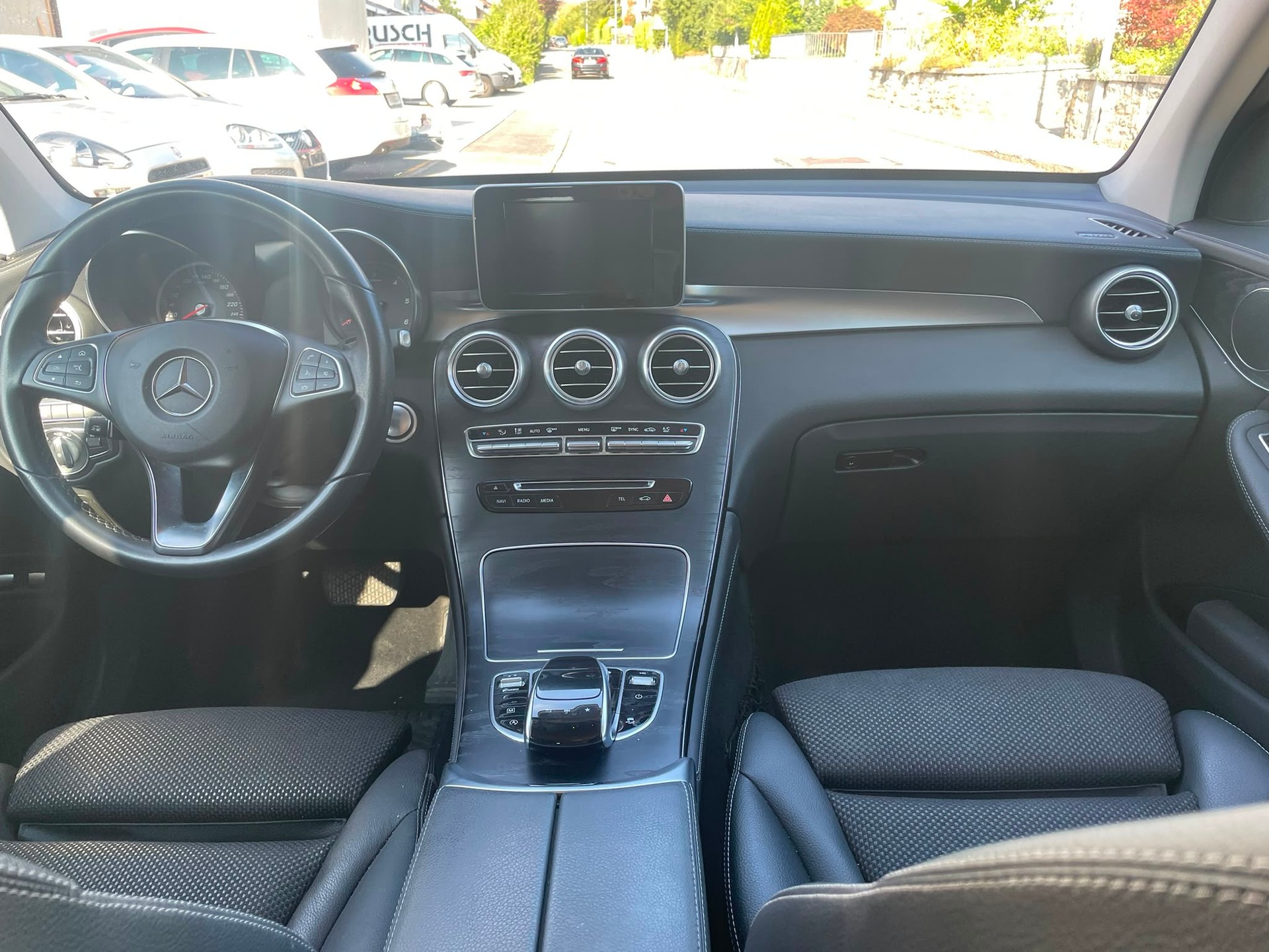 MERCEDES-BENZ GLC 250 d Exclusive 4Matic 9G-Tronic-image-8