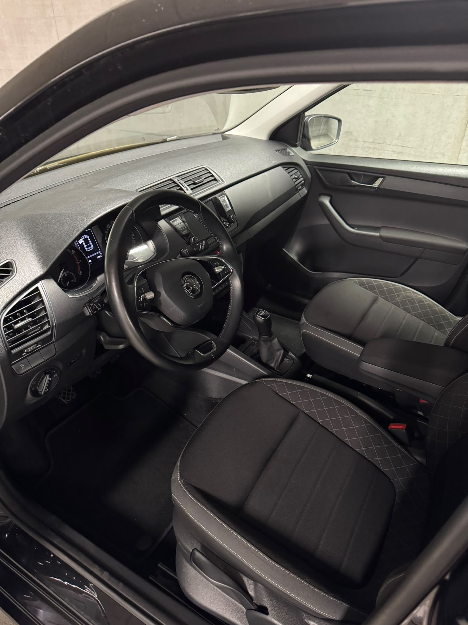 SKODA Fabia Combi 1.0 TSI Ambition-image-6