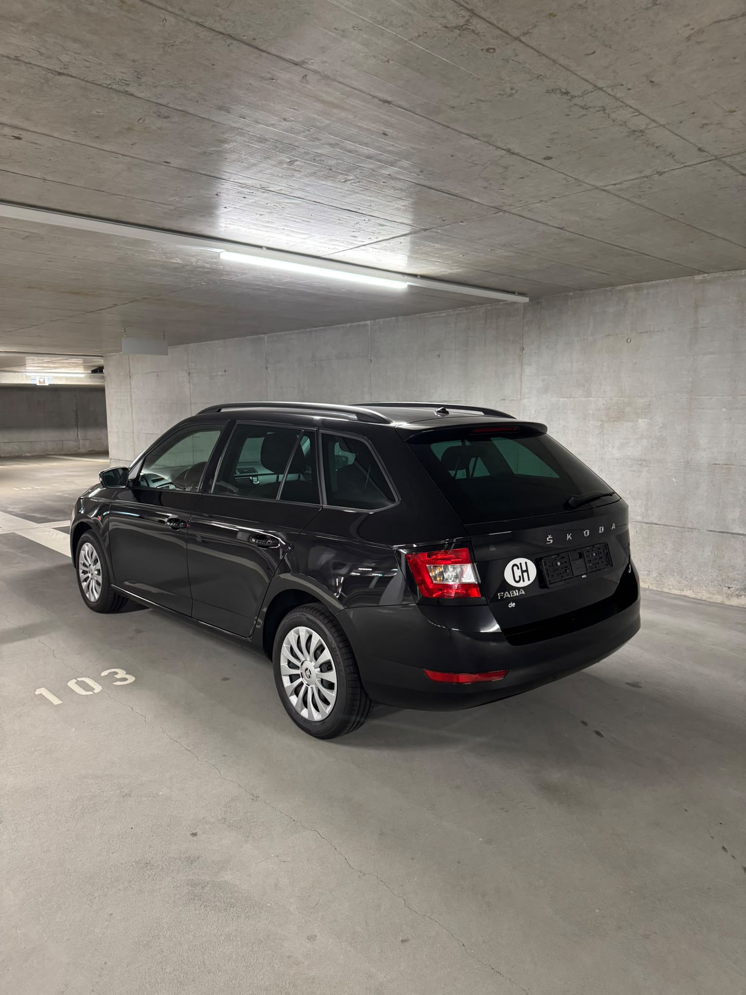 SKODA Fabia Combi 1.0 TSI Ambition-showroom-element-3
