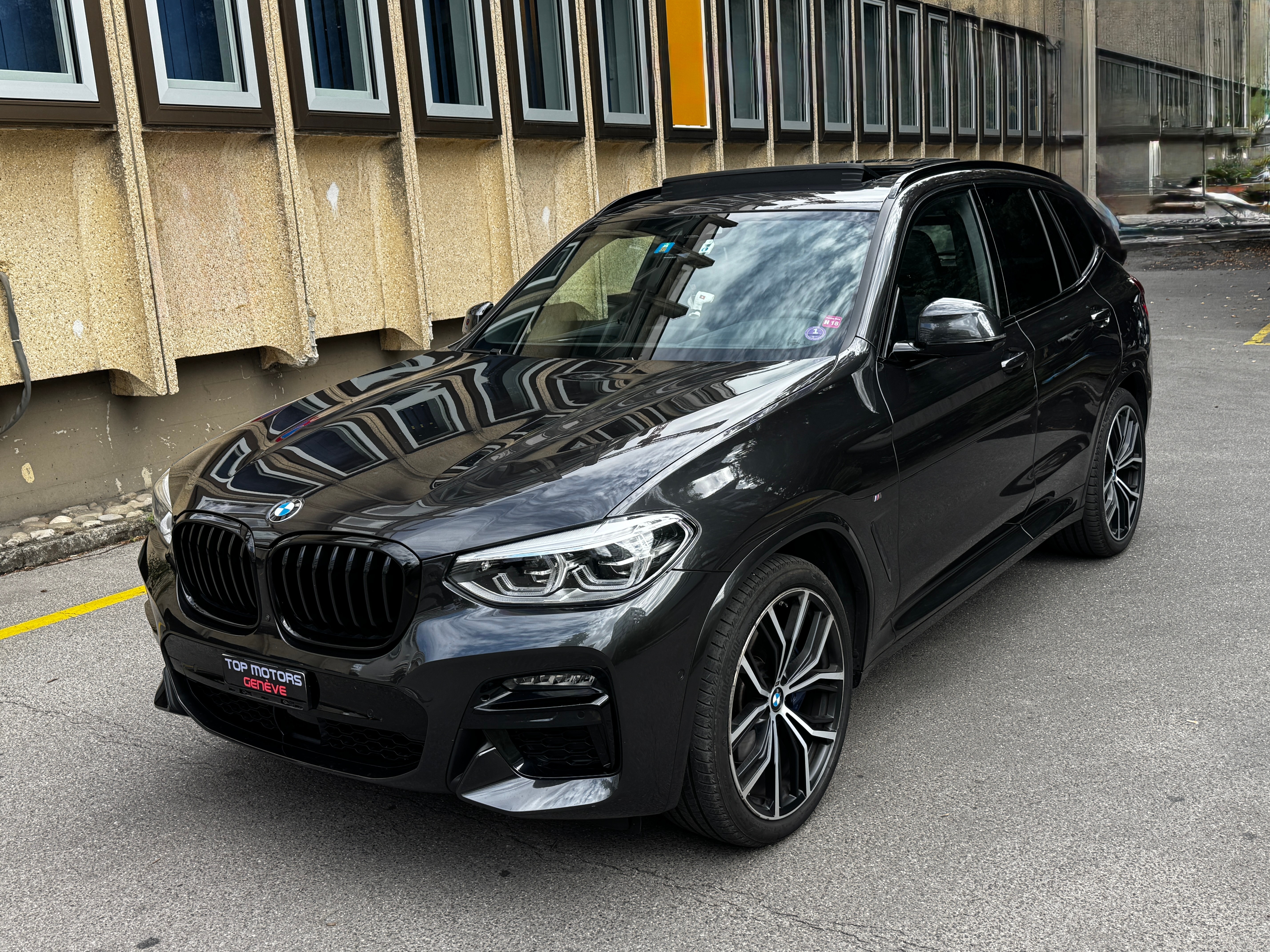 Car photo