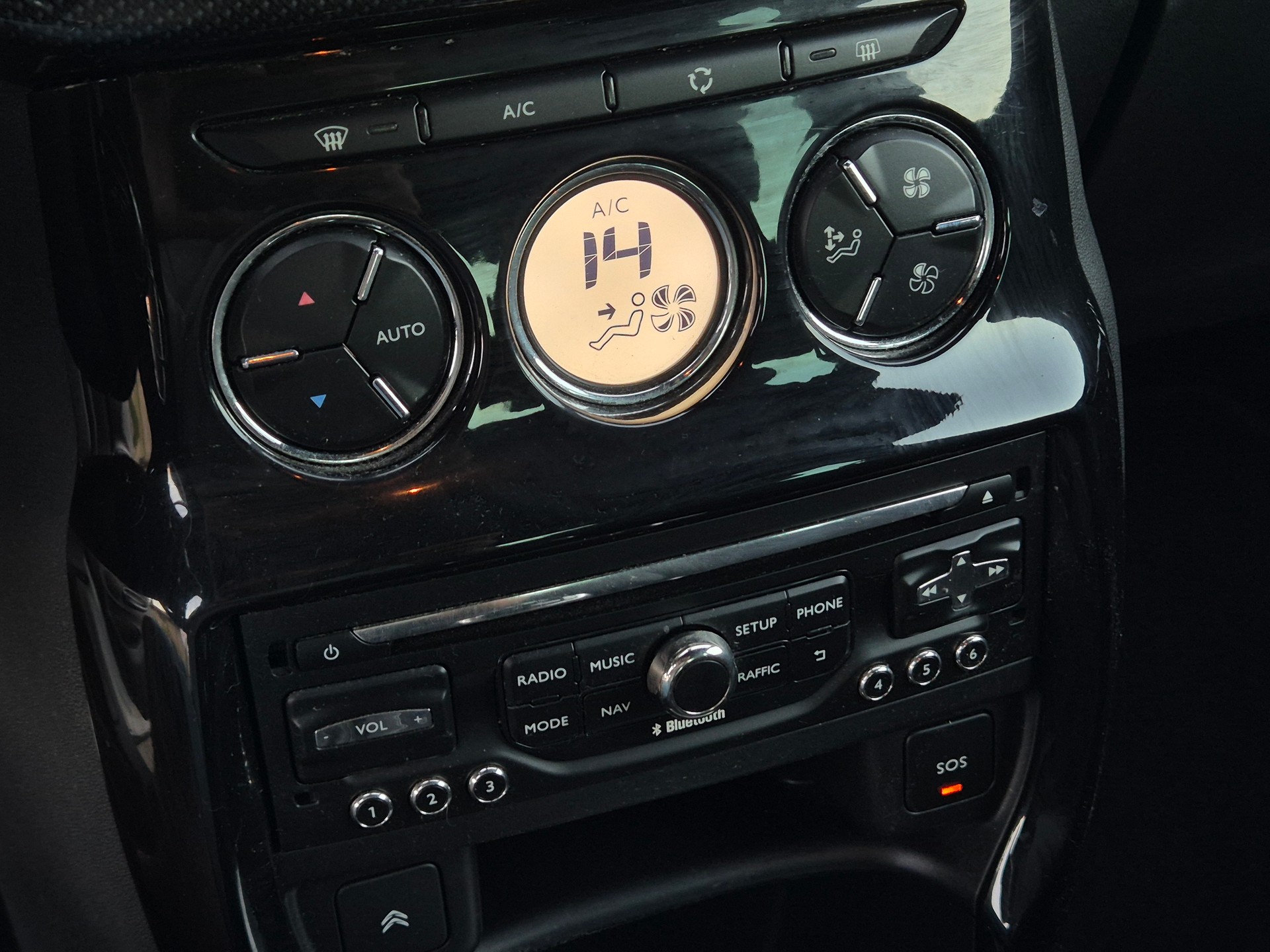 DS AUTOMOBILES DS3 1.6 THP Sport Chic-image-15