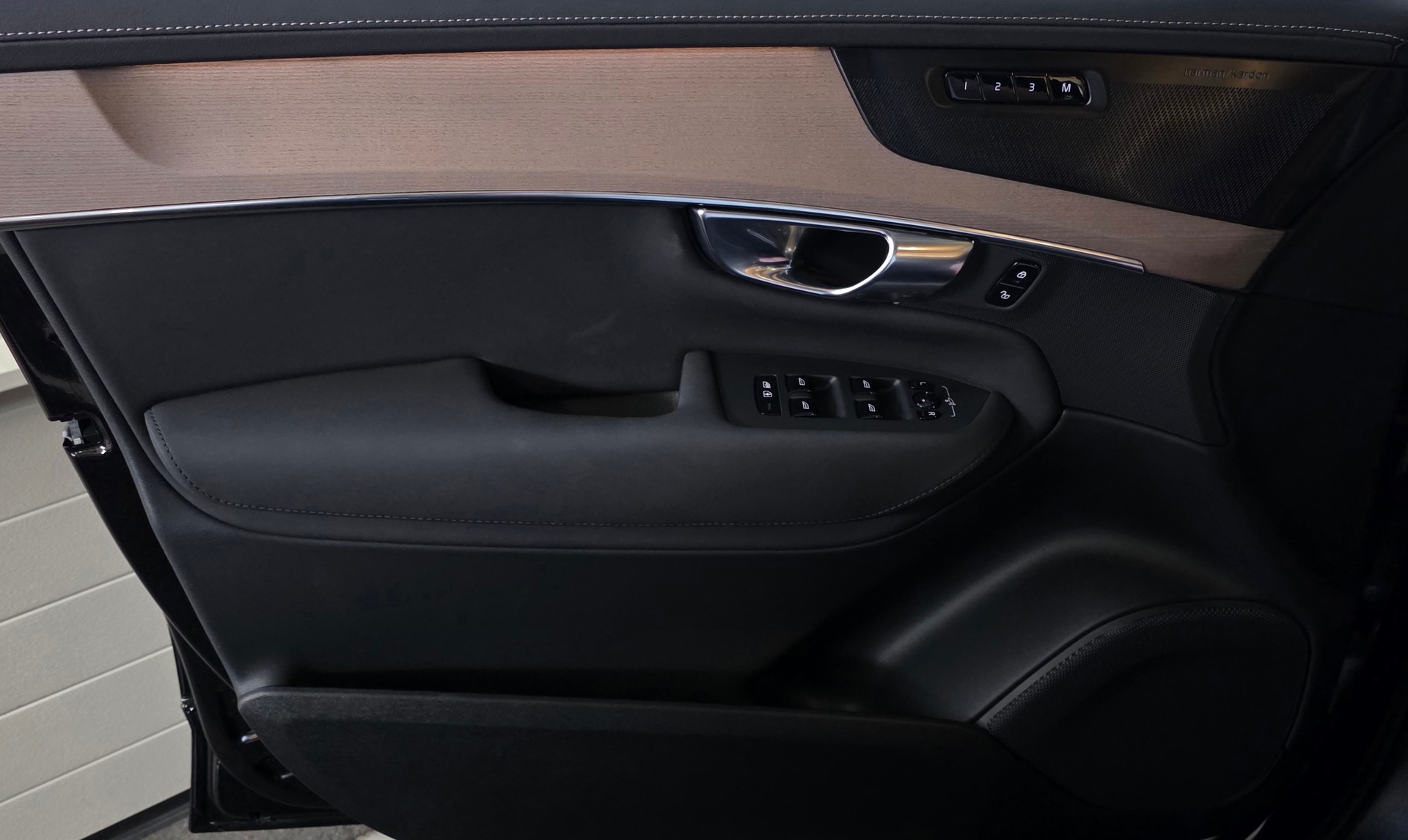 VOLVO XC90 B5 Benzin Mild Hybrid AWD Plus Bright Geartronic 7-Plätzer *360°Kamera*Sitz-&Lenkradheizung*Distanzregler*Spurhalteass.*-image-15