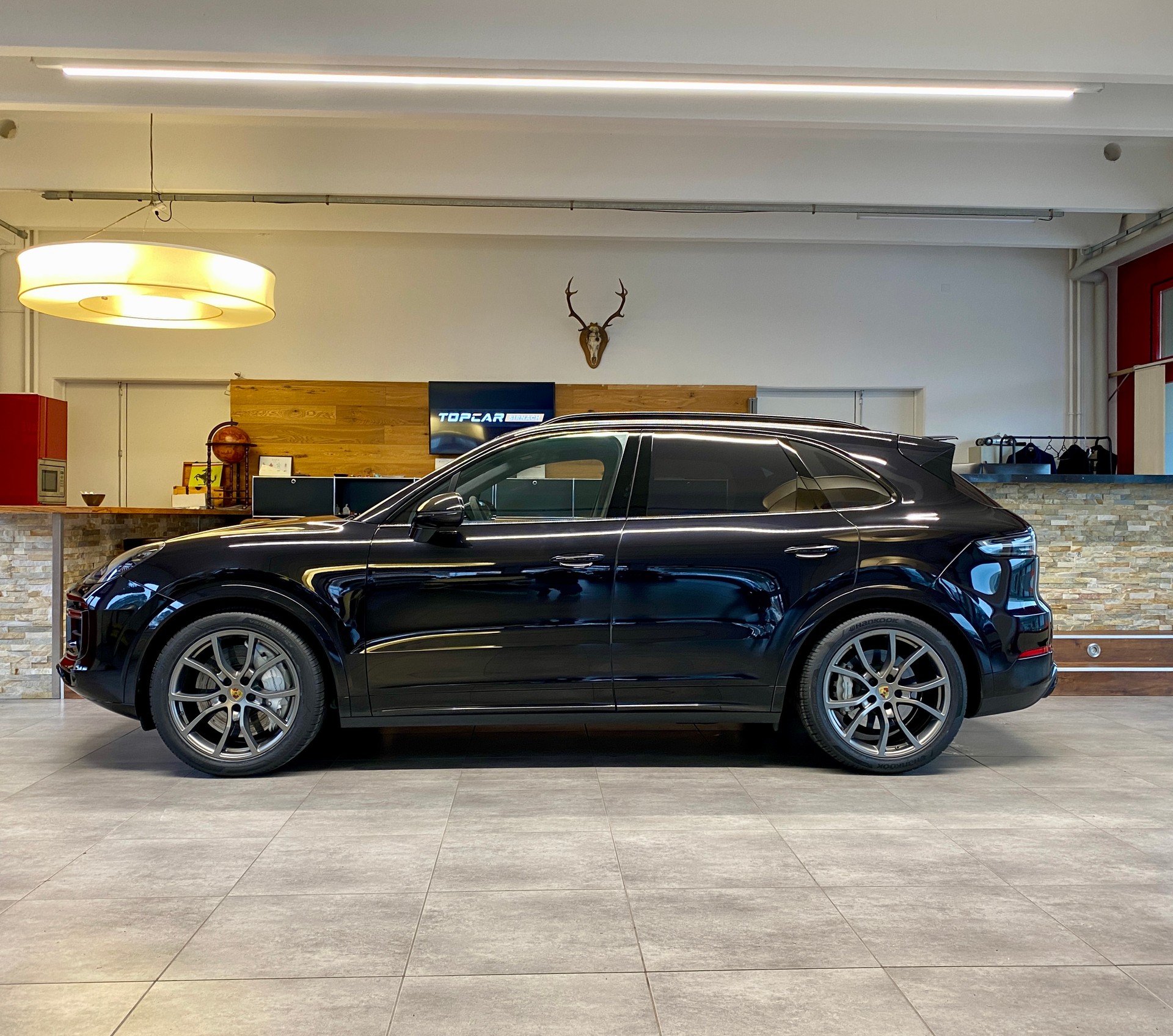 PORSCHE Cayenne Turbo-image-2