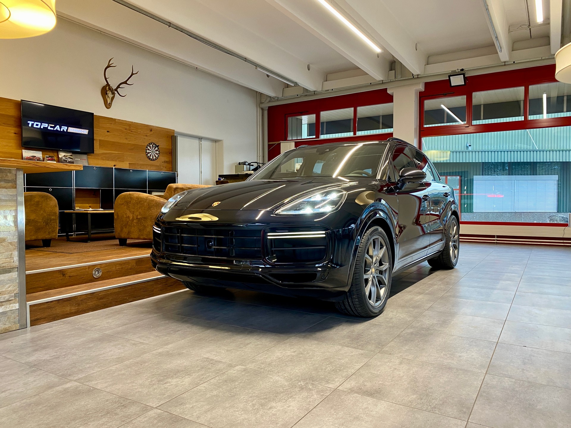 PORSCHE Cayenne Turbo-image-1