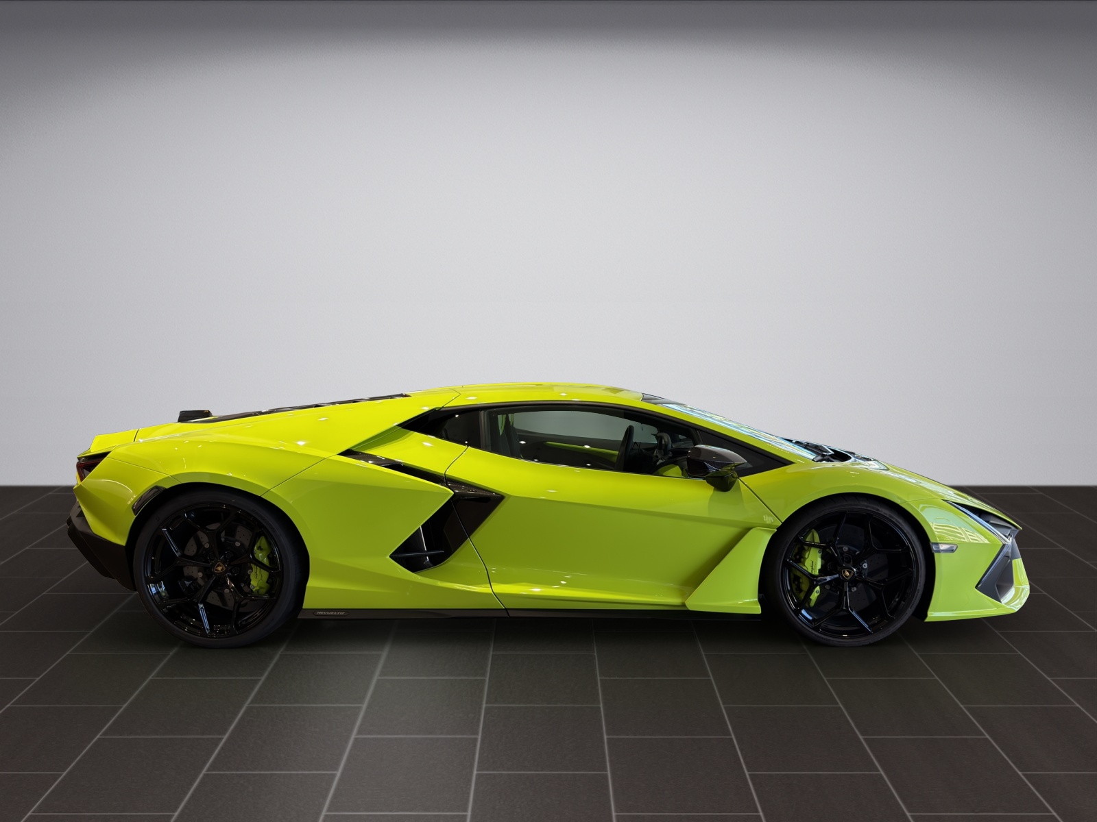 LAMBORGHINI Revuelto Coupé 6.5-showroom-element-1