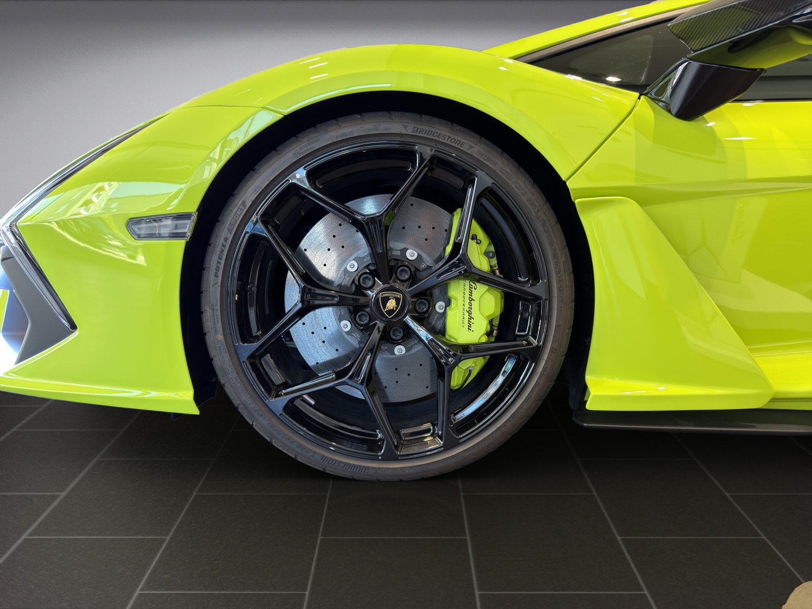 LAMBORGHINI Revuelto Coupé 6.5-image-8