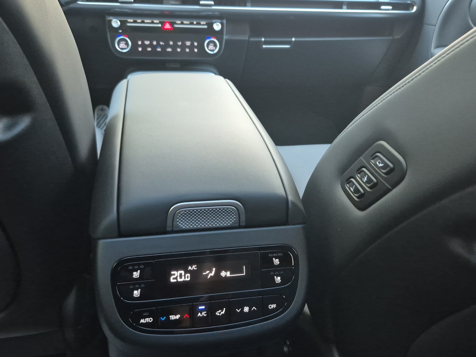 HYUNDAI Ioniq 9 Calligraphy 4WD-image-13