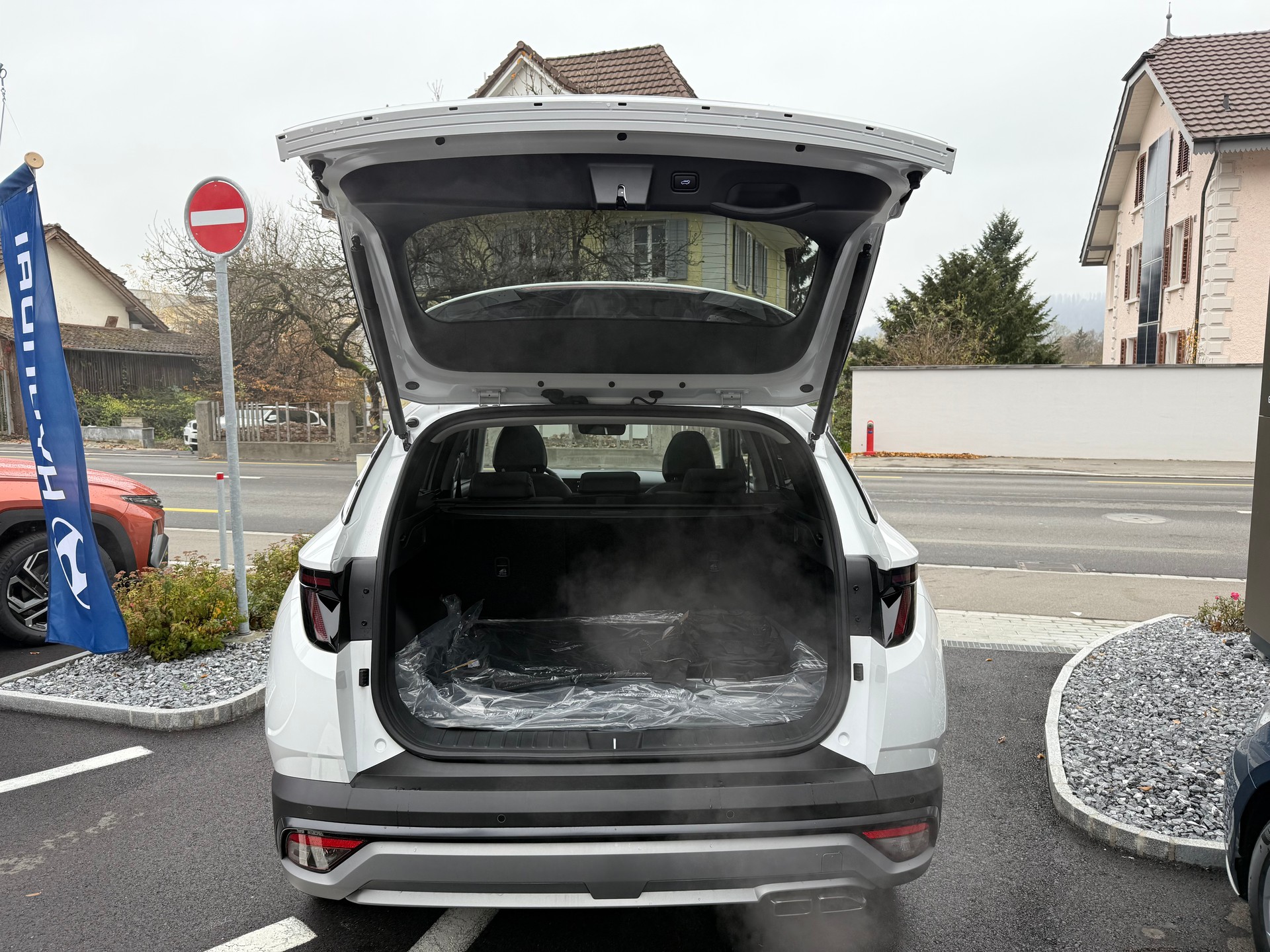 HYUNDAI Tucson 1.6 TGDI HEV Vertex 4WD Swiss Edition-image-12