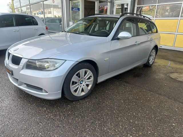 BMW 320i Touring Steptronic-image-0