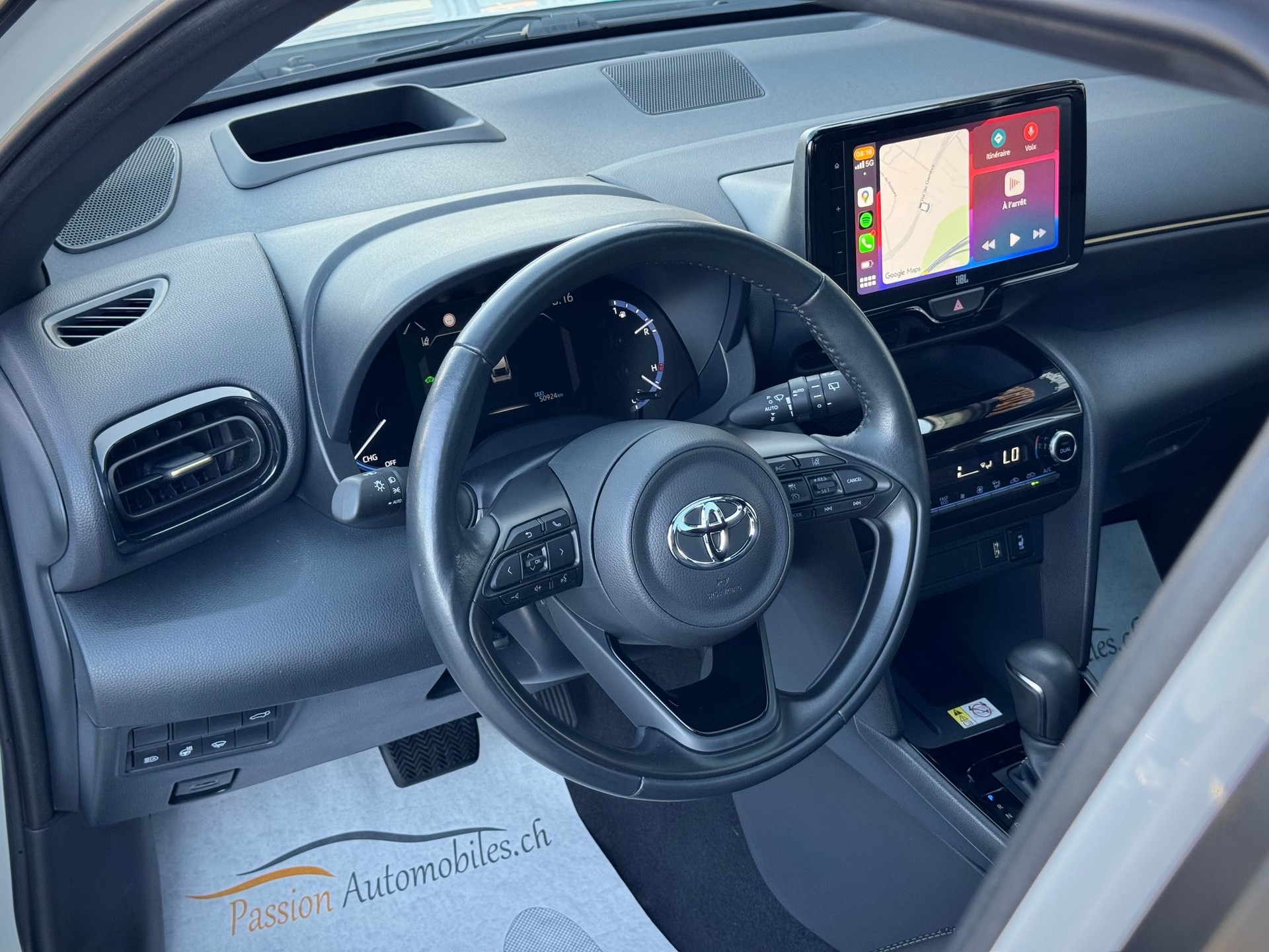 TOYOTA Yaris Cross 1.5 Premiere Edition e-CVT AWDi - Véhicule Suisse (CH)-image-5