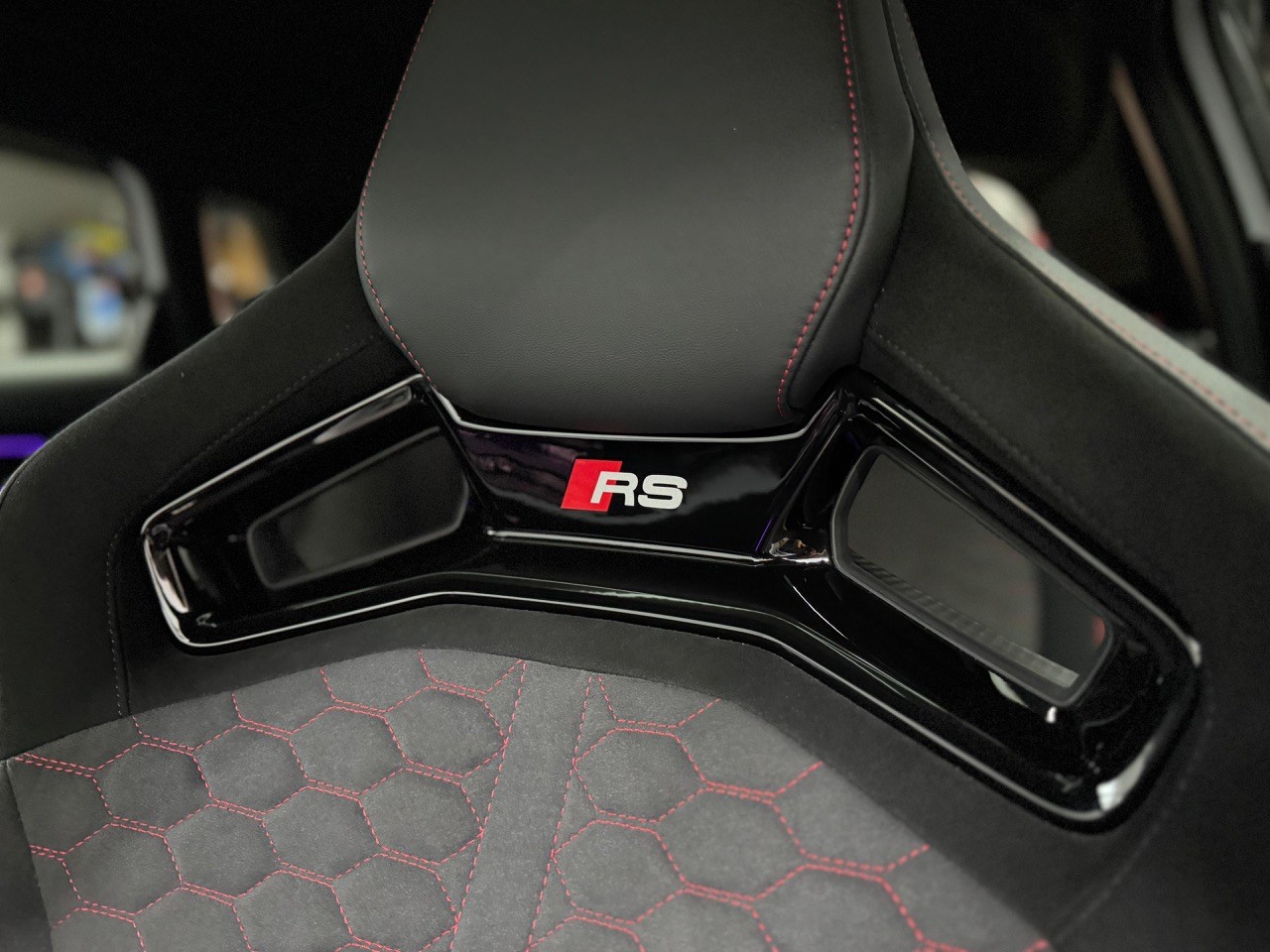 AUDI RS3 Sportback 2.5 TSI quattro | CH-Auto | CT-Carbon Kit | Panoramadach | H&R Federn | Sansar Wheels Chrome-image-22