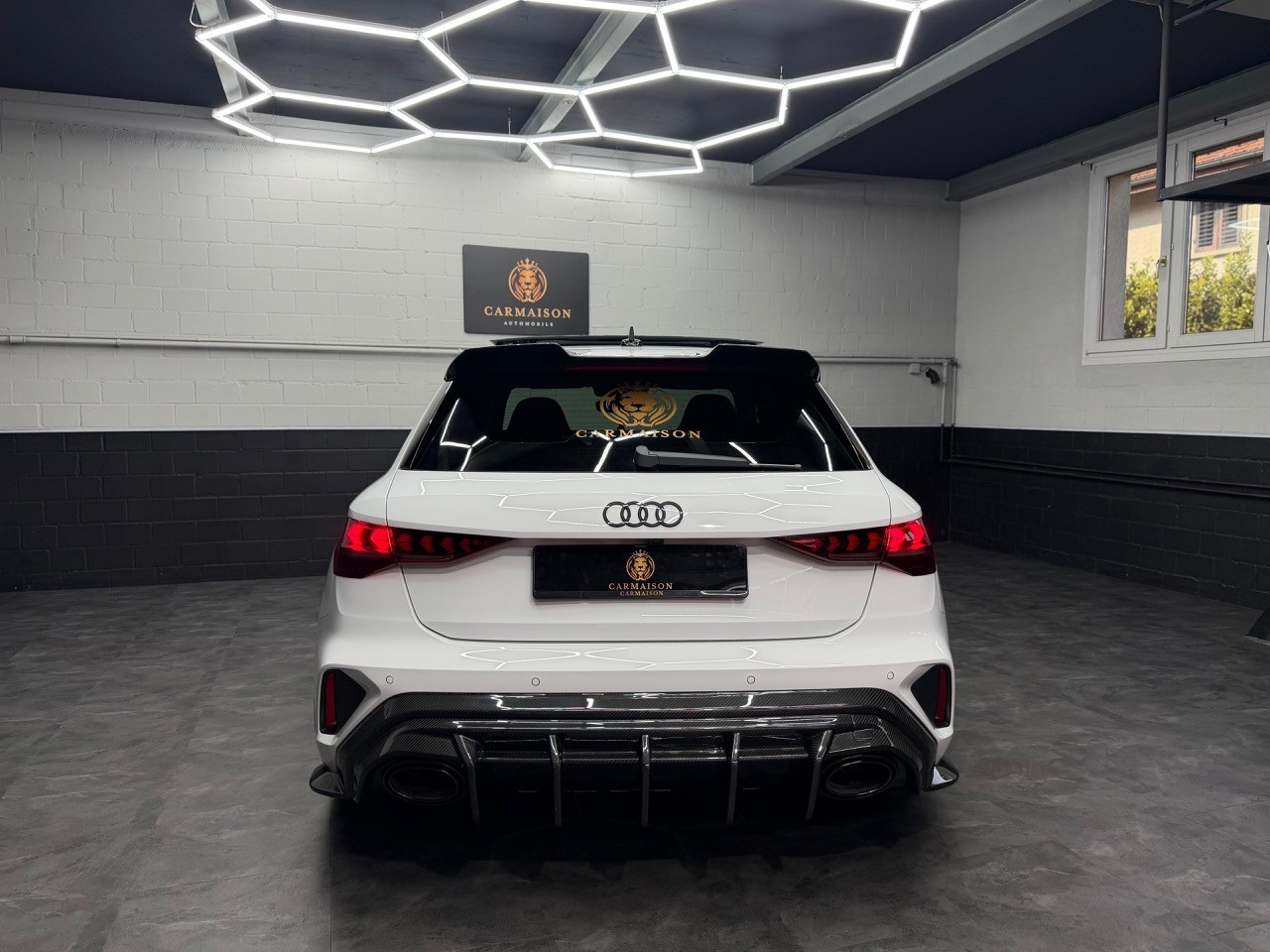 AUDI RS3 Sportback 2.5 TSI quattro | CH-Auto | CT-Carbon Kit | Panoramadach | H&R Federn | Sansar Wheels Chrome-image-10