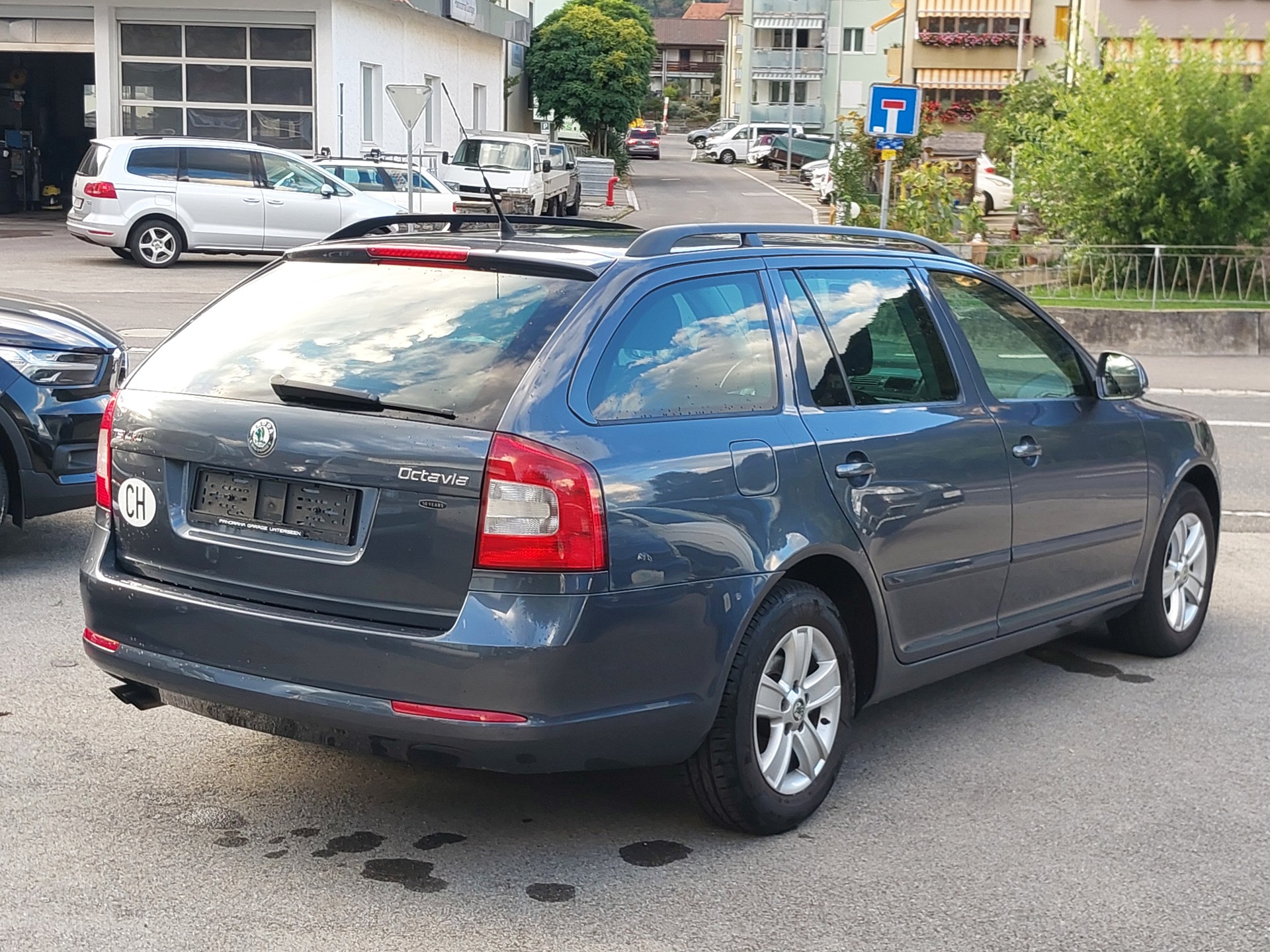 SKODA Octavia Combi 1.8 TSI 50Years 4x4-image-2
