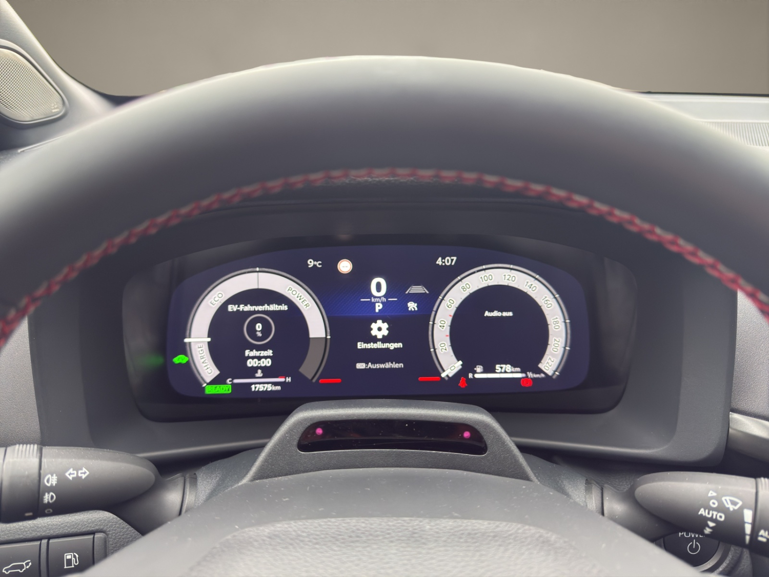 TOYOTA C-HR 2.0 HEV GR Sport Premiere 4x4-image-13