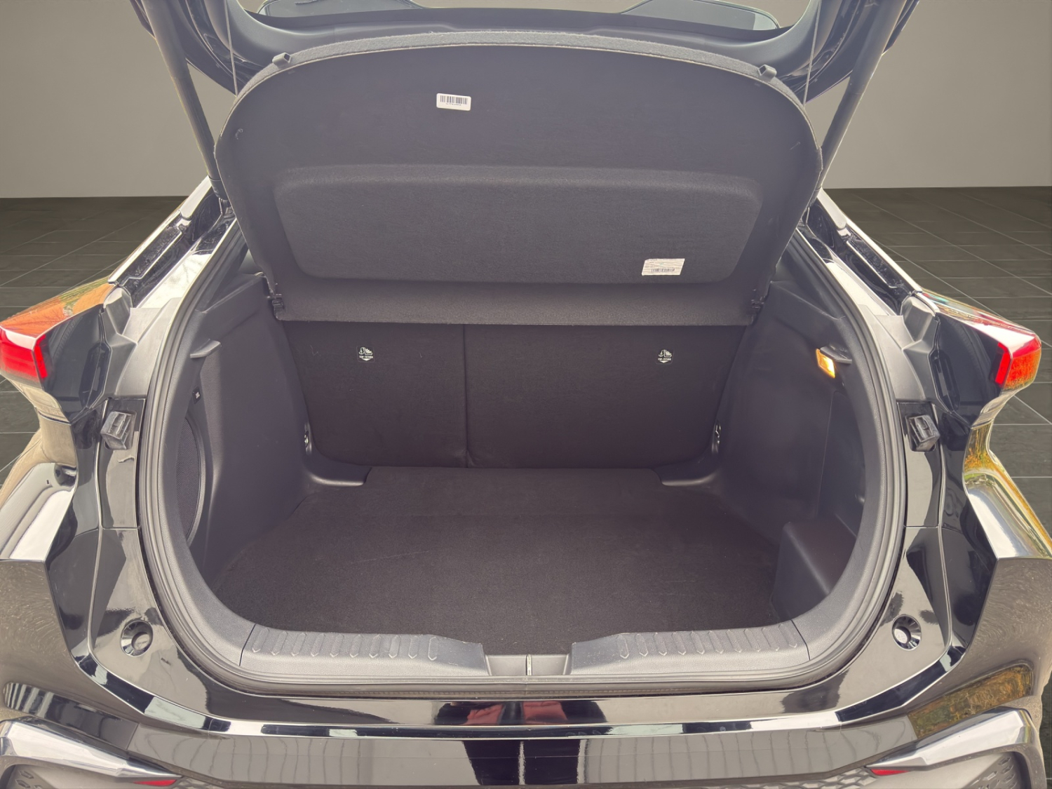 TOYOTA C-HR 2.0 HEV GR Sport Premiere 4x4-image-15
