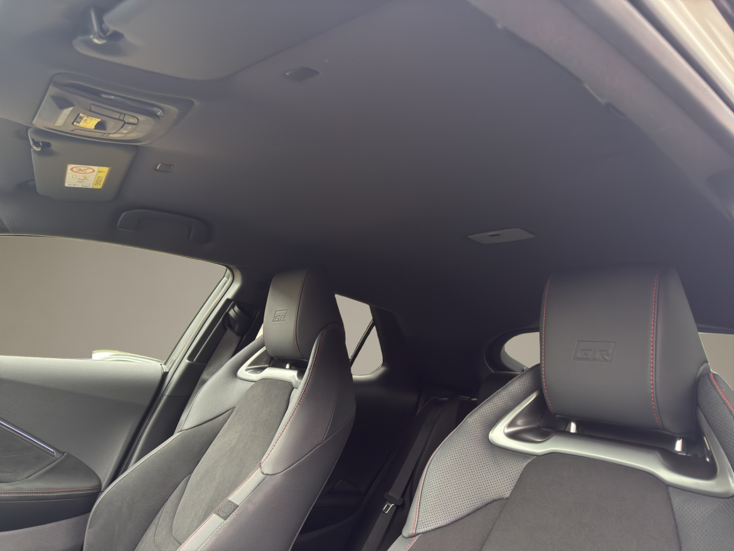 TOYOTA C-HR 2.0 HEV GR Sport Premiere 4x4-image-16