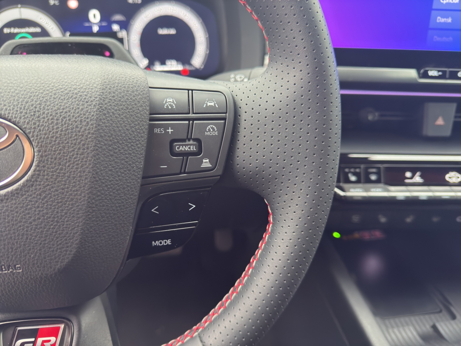 TOYOTA C-HR 2.0 HEV GR Sport Premiere 4x4-image-19