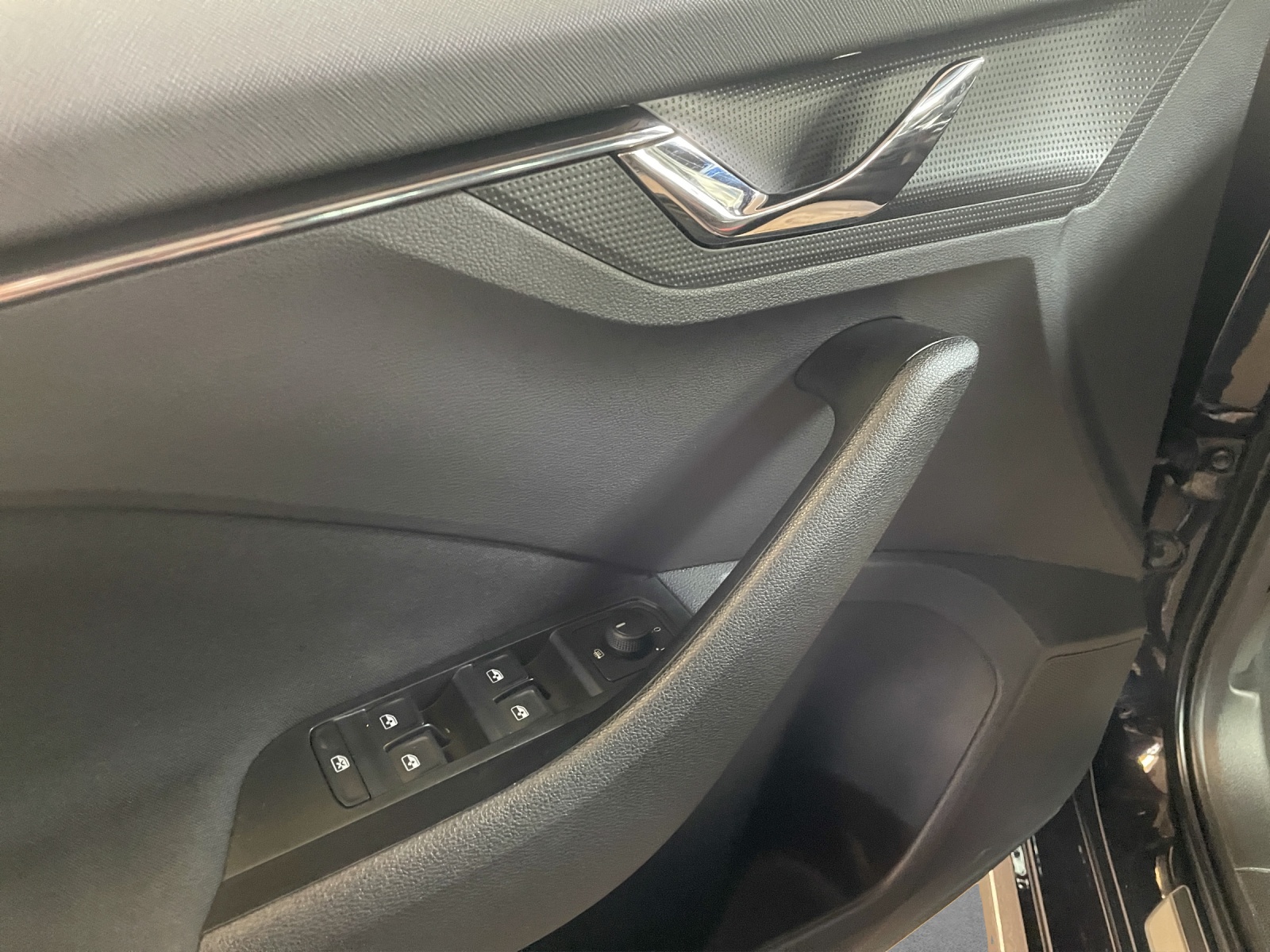 SKODA Kamiq 1.5 TSI Monte Carlo DSG-image-11