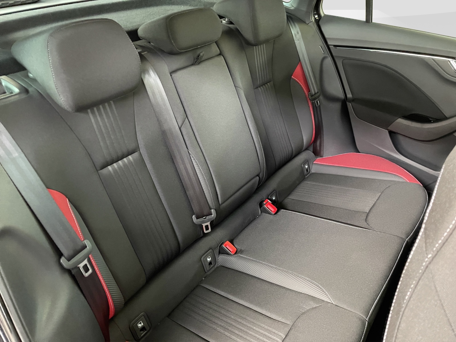 SKODA Kamiq 1.5 TSI Monte Carlo DSG-image-14