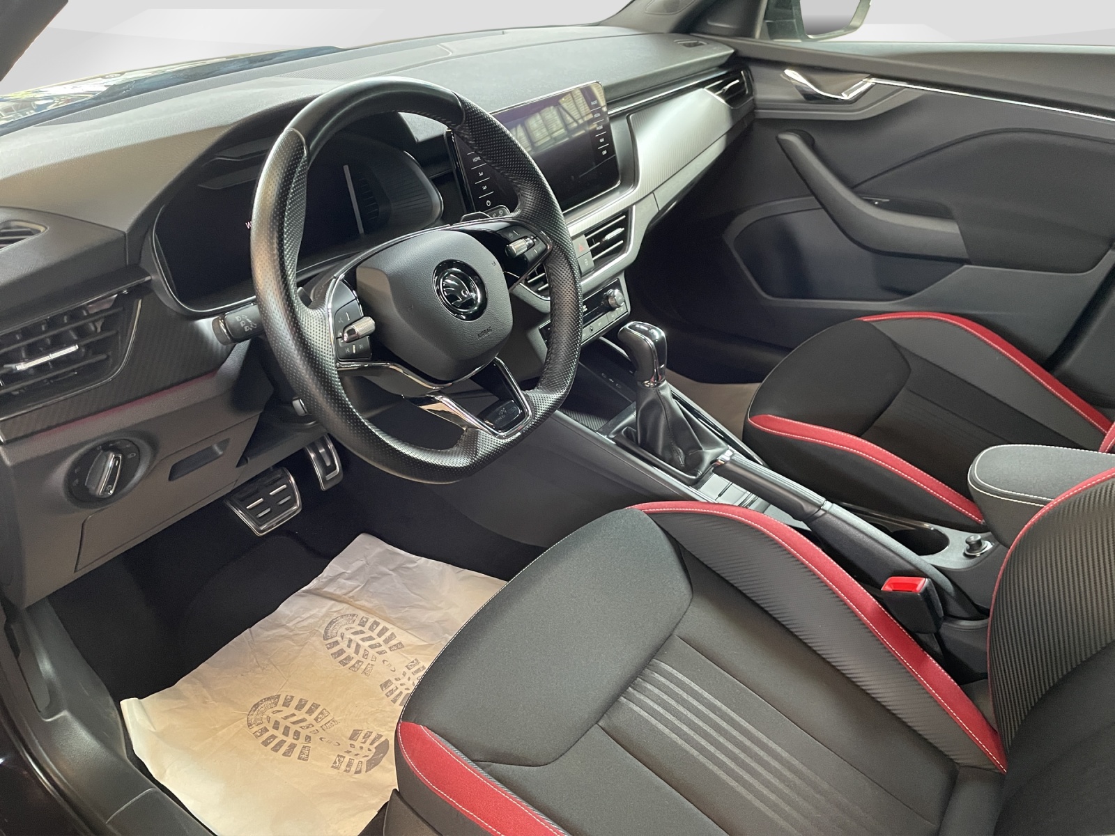SKODA Kamiq 1.5 TSI Monte Carlo DSG-image-8