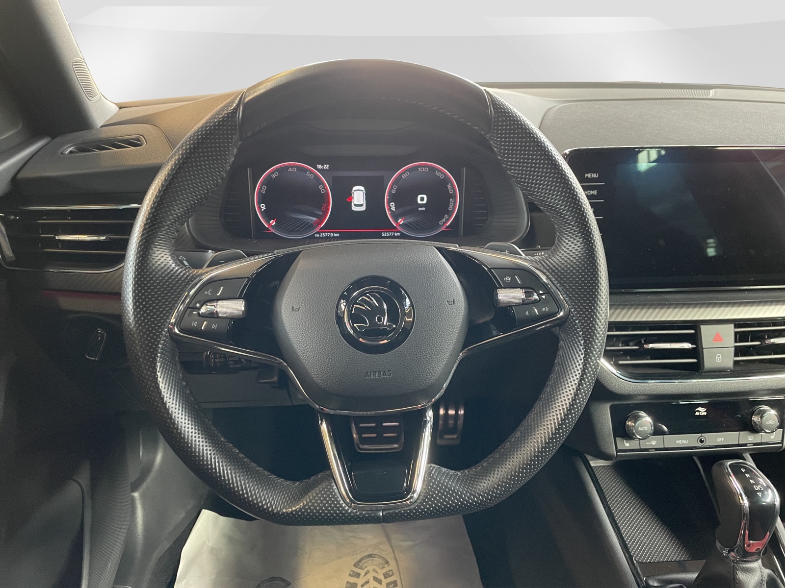SKODA Kamiq 1.5 TSI Monte Carlo DSG-image-10