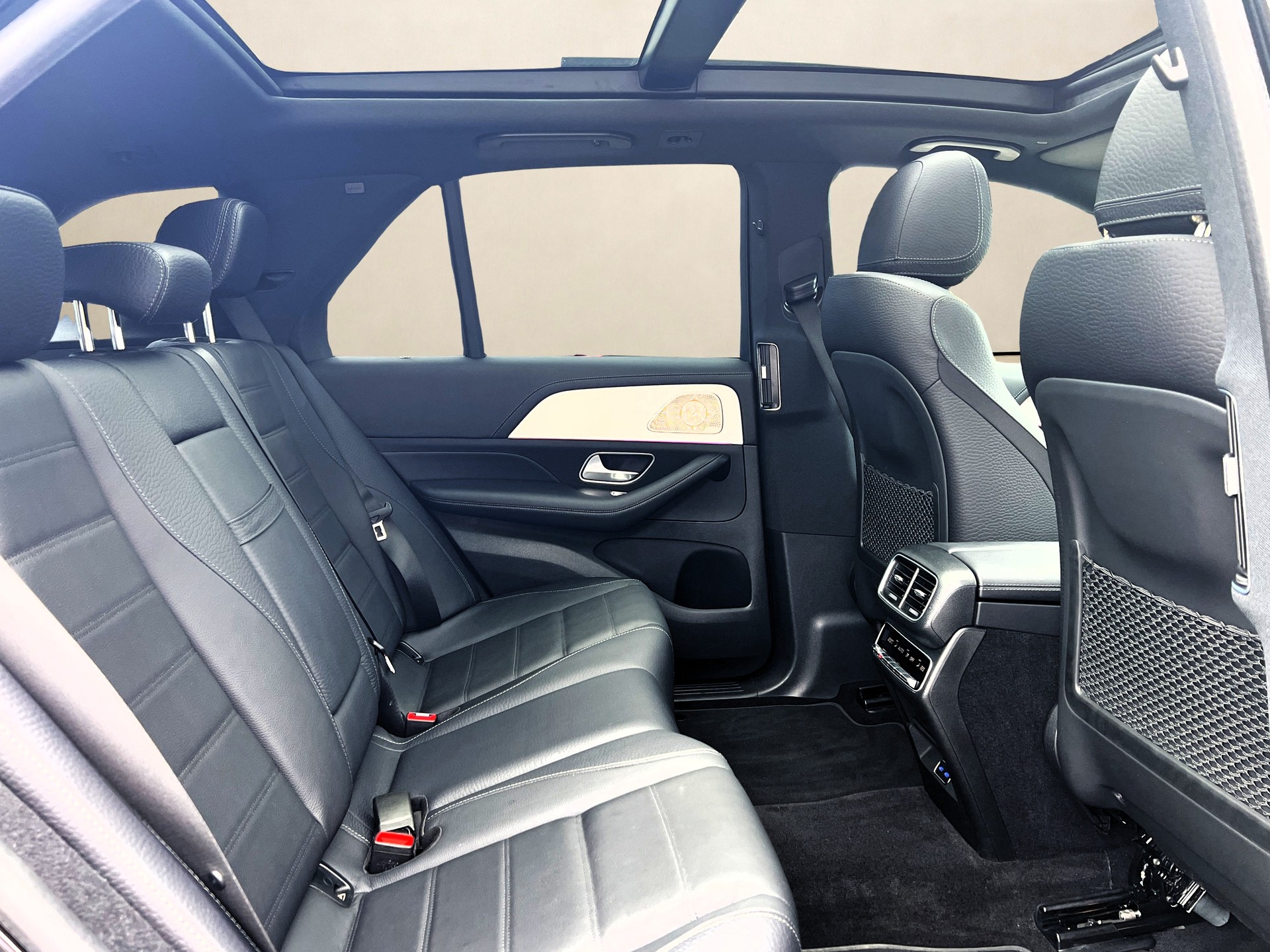 MERCEDES-BENZ GLE 300 d❗Facelift & Vollausstattung❗4Matic 9G-Tronic ✅CH-Fahrzeug & 8-fach bereift und Werksgarantie✅-image-13