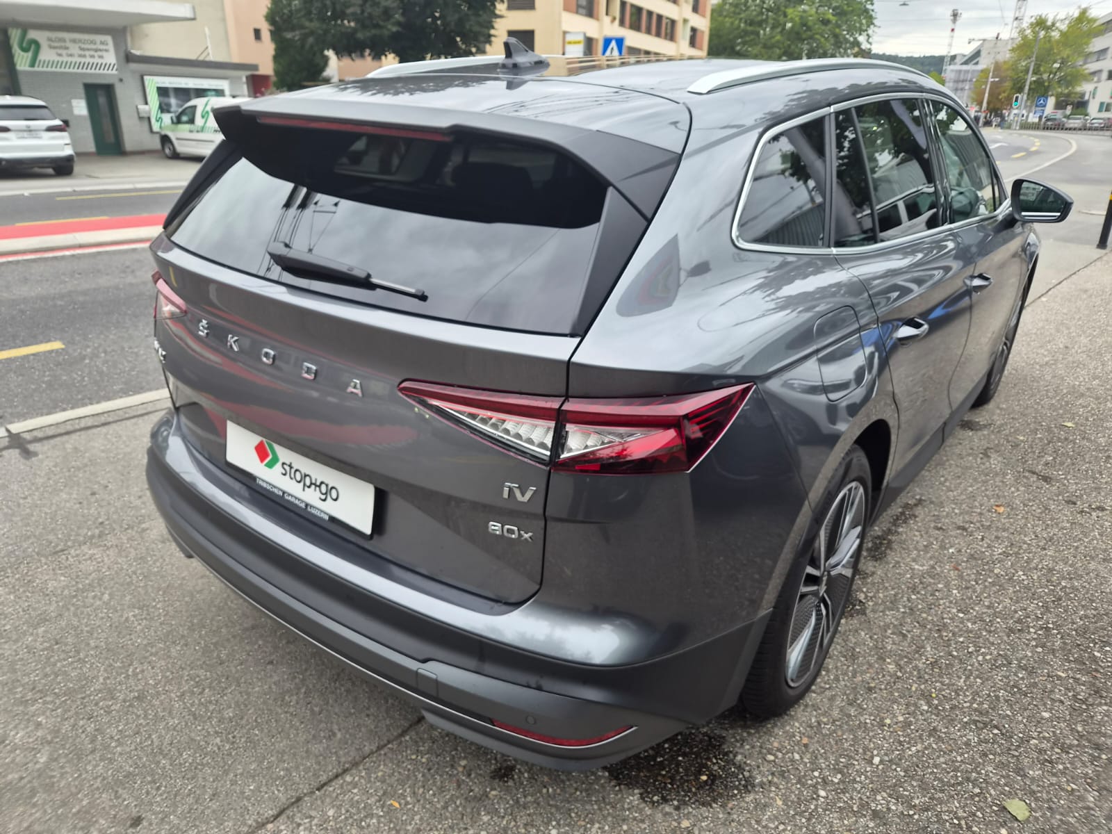 SKODA Enyaq iV 80x-image-8