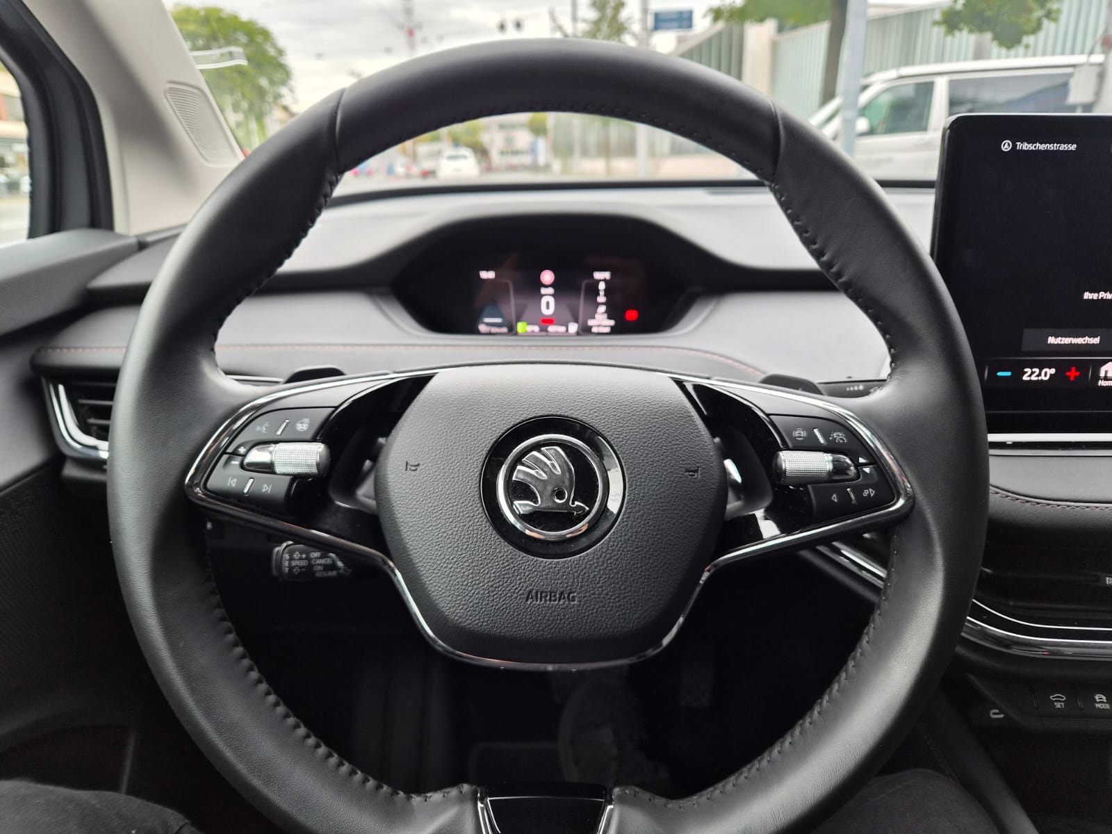 SKODA Enyaq iV 80x-image-19