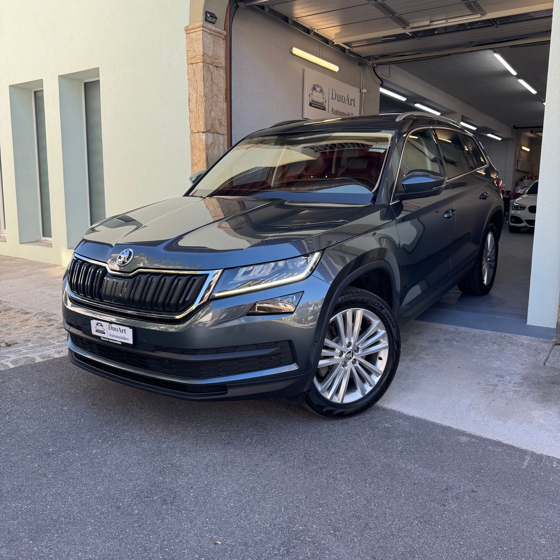 SKODA Kodiaq 2.0 TSI Style DSG 4x4 7 Sièges-image-0