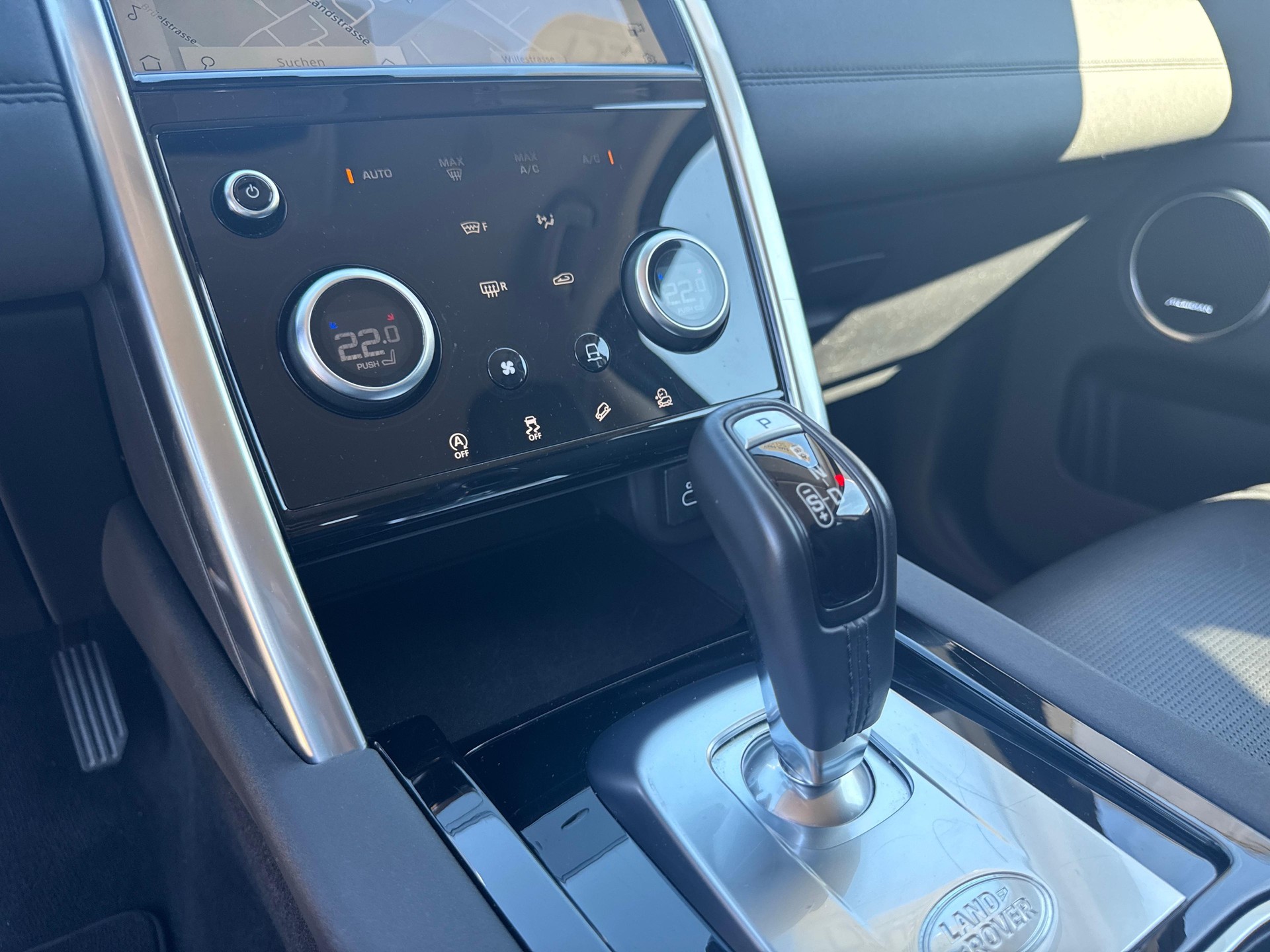 LAND ROVER Discovery Sport 2.0 SD4 200 SE-image-16