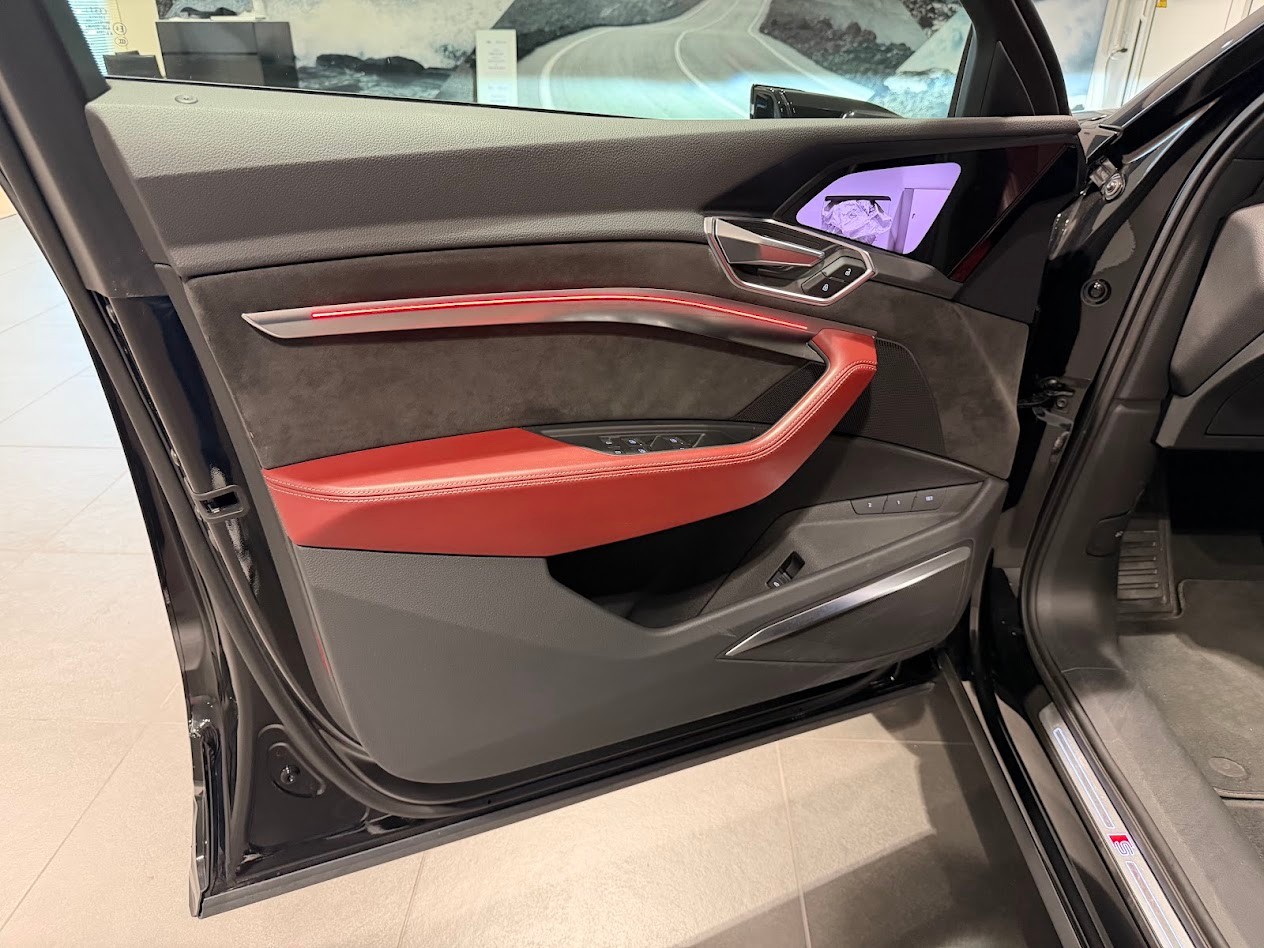 AUDI e-tron S quattro-image-2