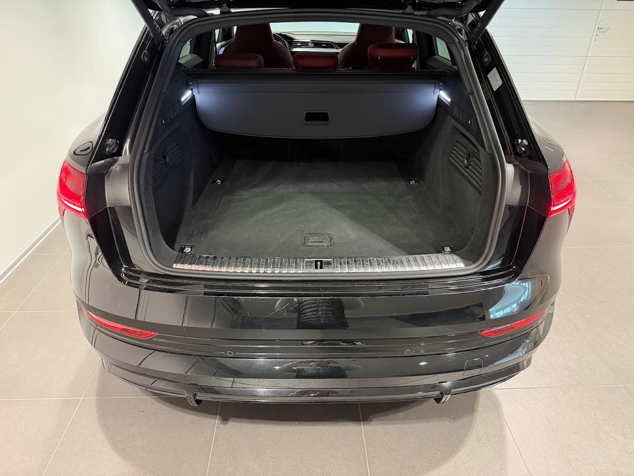 AUDI e-tron S quattro-image-12