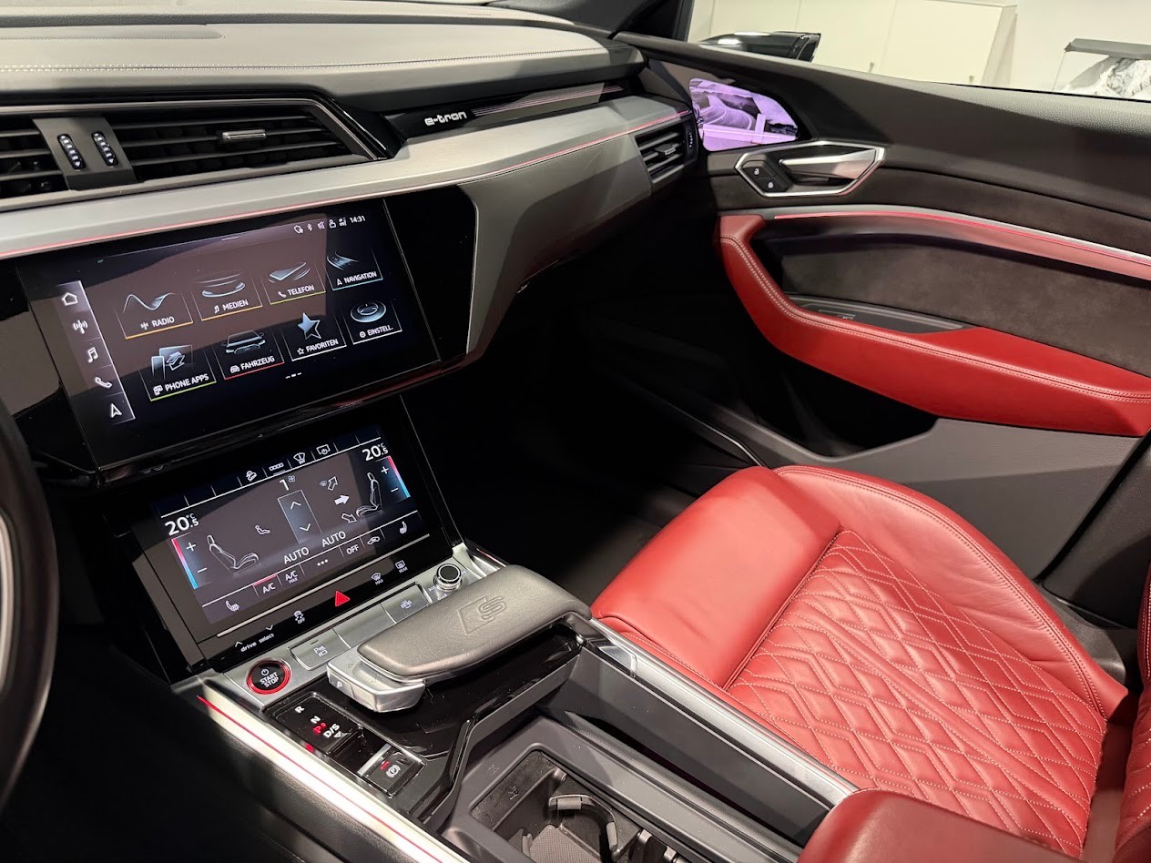 AUDI e-tron S quattro-image-10