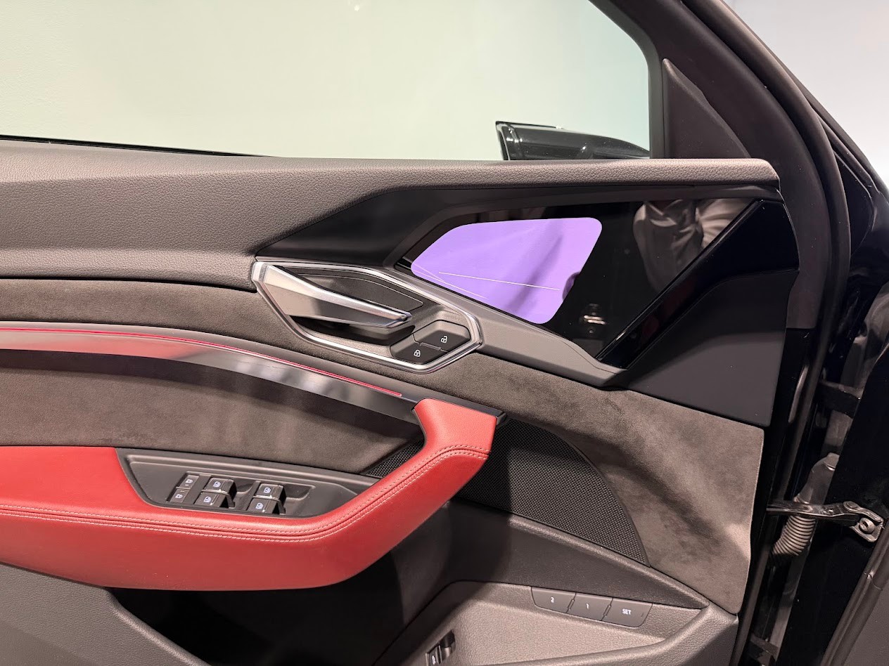 AUDI e-tron S quattro-image-7