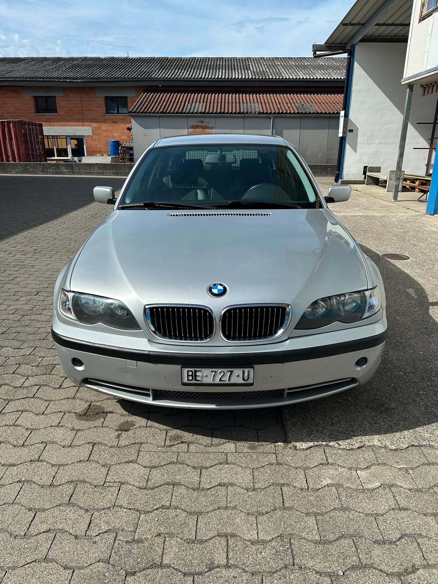BMW 325xi Touring-image-2