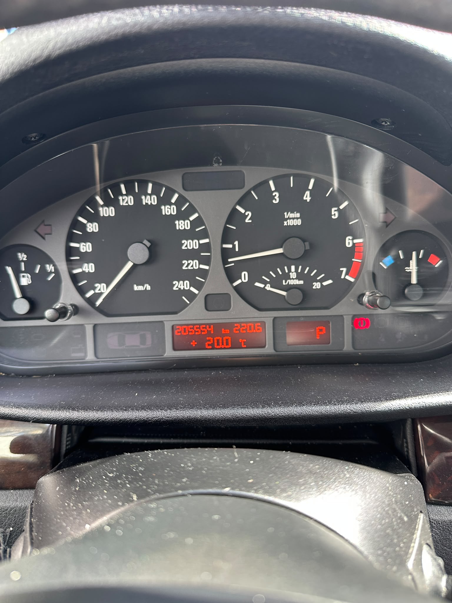 BMW 325xi Touring-image-9