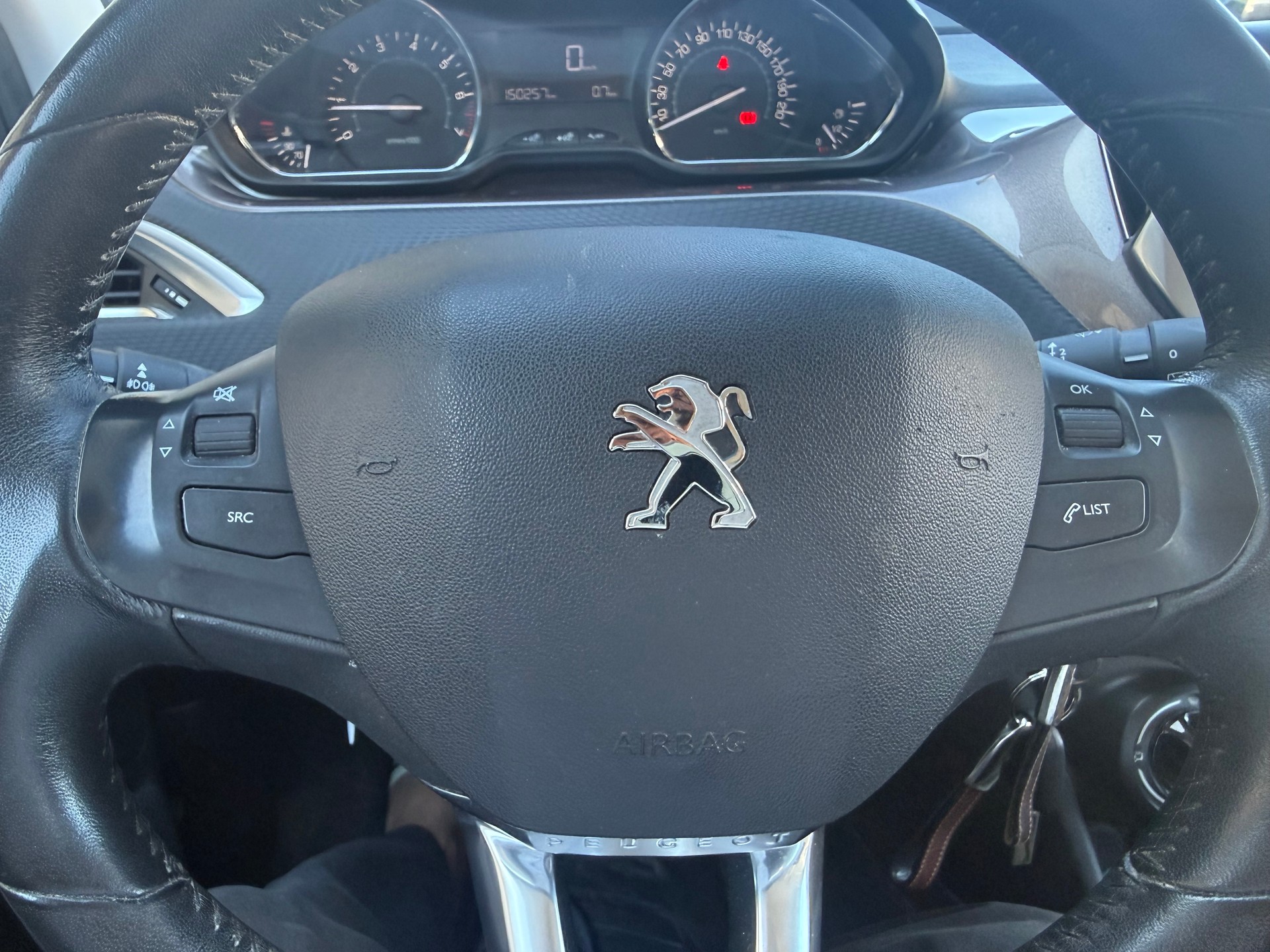 PEUGEOT 2008 1.2 VTI Allure-image-15
