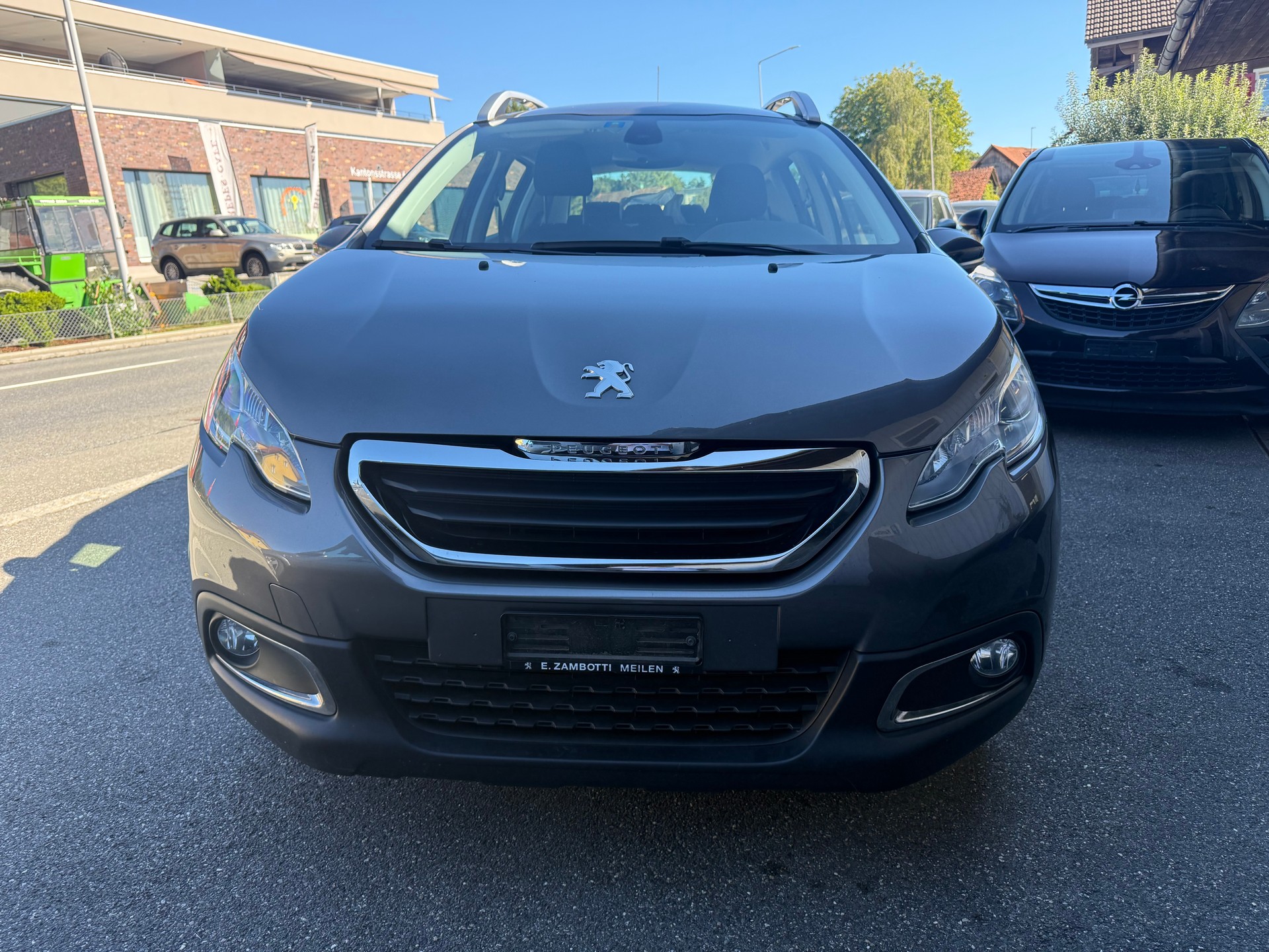 PEUGEOT 2008 1.2 VTI Allure-showroom-element-1